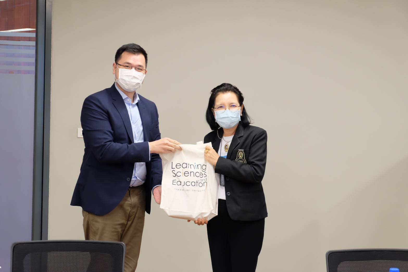 คณะศึกษาศาสตร์ มหาวิทยาลัยทักษิณ เข้าศึกษาดูงานและแลกเปลี่ยนเรียนรู้ร่วมกับคณะวิทยาการเรียนรู้และศึกษาศาสตร์ มหาวิทยาลัยธรรมศาสตร์