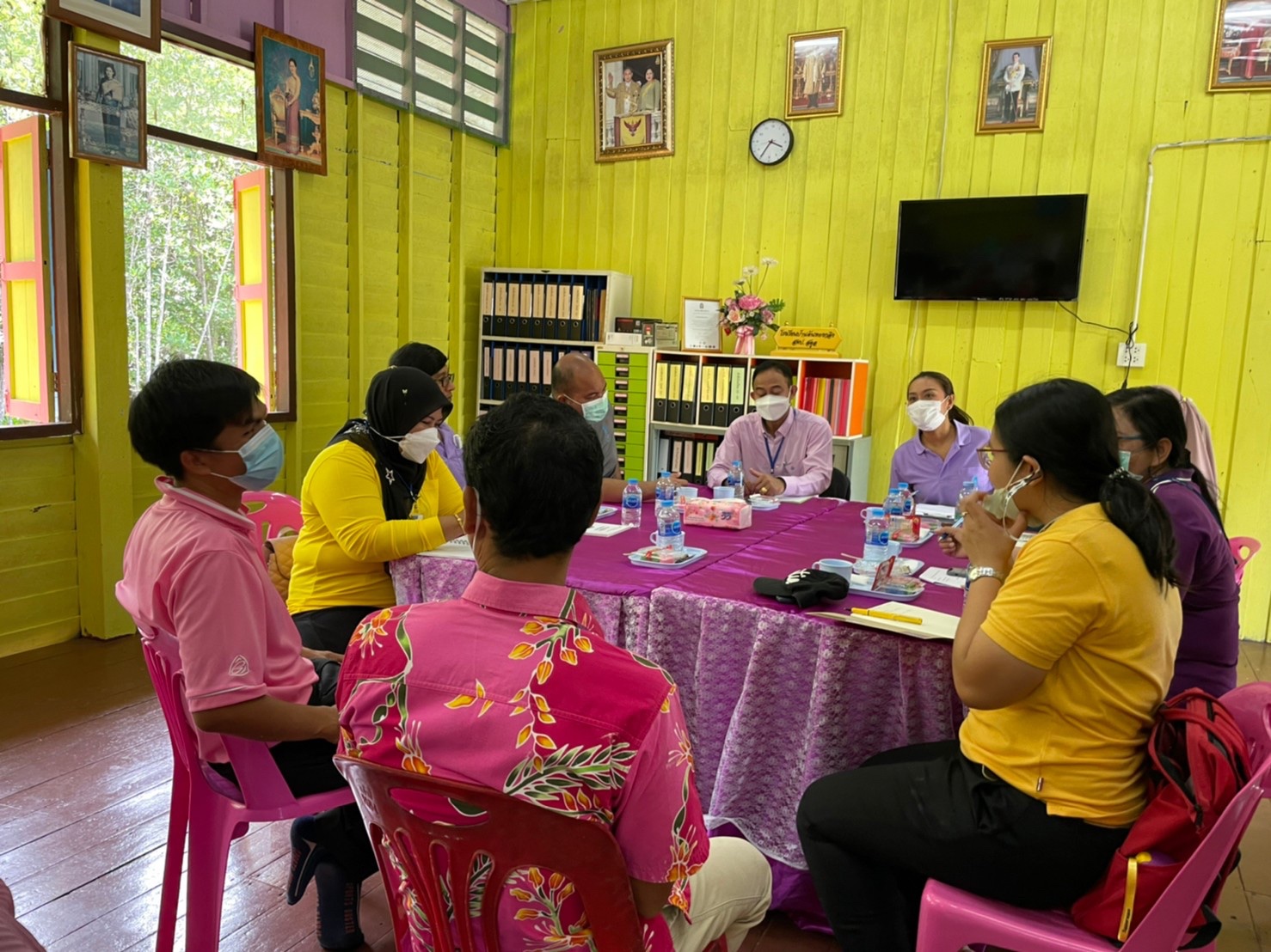 คณะกรรมการโครงการพัฒนาศักยภาพโรงเรียนในพระราชดำริและโรงเรียนขาดแคลน 4 จังหวัดภาคใต้ ได้ลงพื้นที่โรงเรียนมูลนิธิชัยพัฒนา จังหวัดสตูล