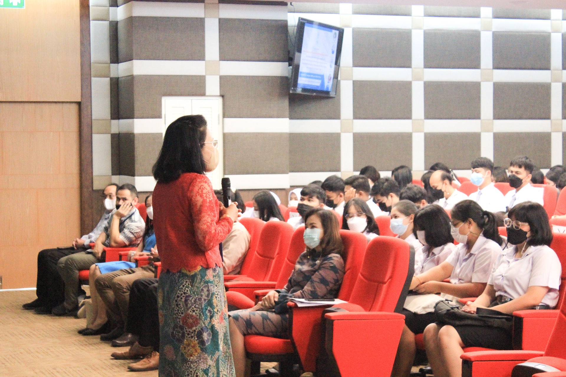 โครงการสัมมนานิสิตระหว่างปฏิบัติการสอนในสถานศึกษา สำหรับนิสิตหลักสูตรการศึกษาบัณฑิต (หลักสูตร 5 ปี) และหลักสูตรการศึกษามหาบัณฑิต (สาขาวิชาการสอนวิทยาศาสตร์ คณิตศาสตร์ และคอมพิวเตอร์) ประจำภาคเรียนต้น ประจำปีการศึกษา 2565