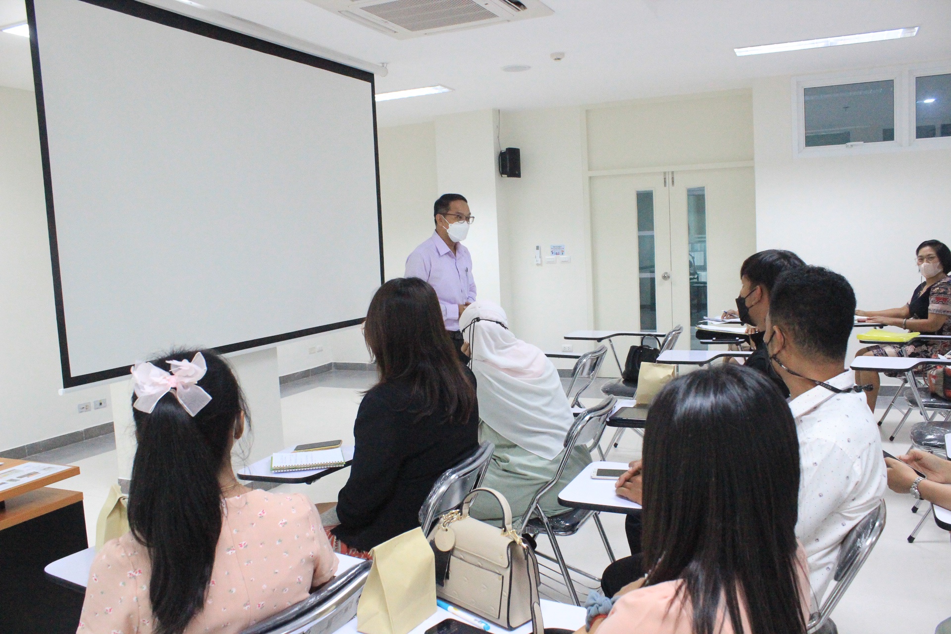 โครงการสัมมนานิสิตระหว่างปฏิบัติการสอนในสถานศึกษา สำหรับนิสิตหลักสูตรประกาศนียบัตรบัณฑิต สาขาวิชา วิชาชีพครู ประจำภาคเรียนต้น ปีการศึกษา 2565