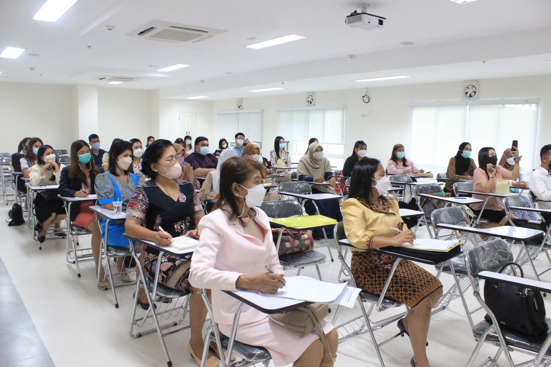 โครงการสัมมนานิสิตระหว่างปฏิบัติการสอนในสถานศึกษา สำหรับนิสิตหลักสูตรประกาศนียบัตรบัณฑิต สาขาวิชา วิชาชีพครู ประจำภาคเรียนต้น ปีการศึกษา 2565