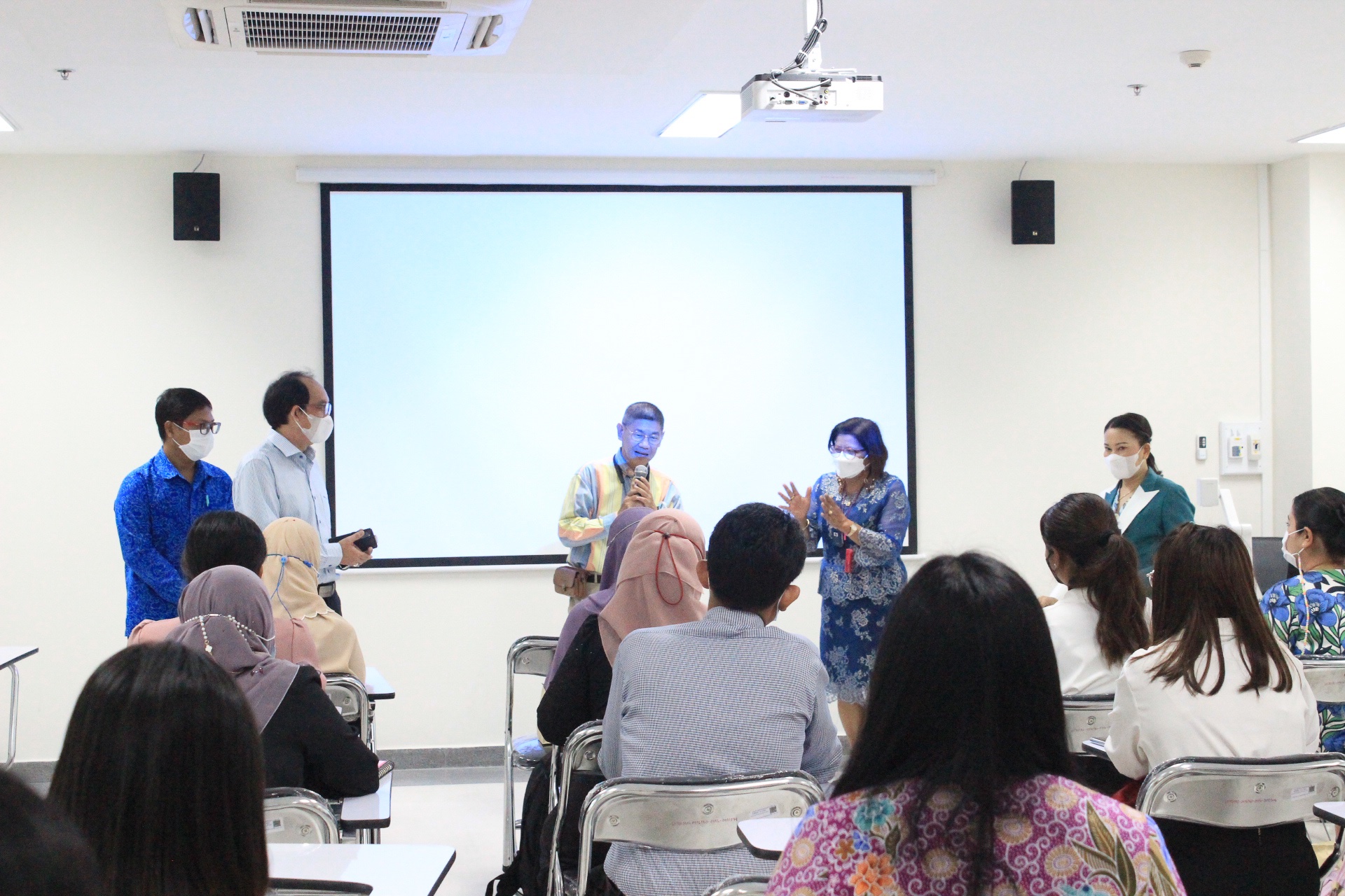 โครงการสัมมนานิสิตระหว่างปฏิบัติการสอนในสถานศึกษา สำหรับนิสิตหลักสูตรประกาศนียบัตรบัณฑิต สาขาวิชา วิชาชีพครู ประจำภาคเรียนต้น ปีการศึกษา 2565