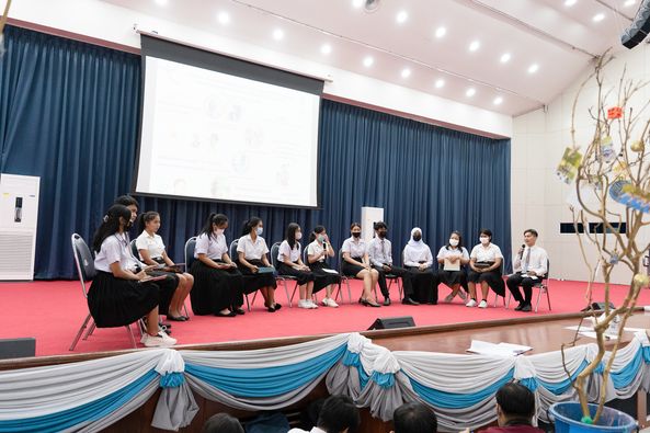 กิจกรรม “การนำเสนอโครงงานการสร้างสรรค์วิถีครูบนฐานชุมชนการเรียนรู้"