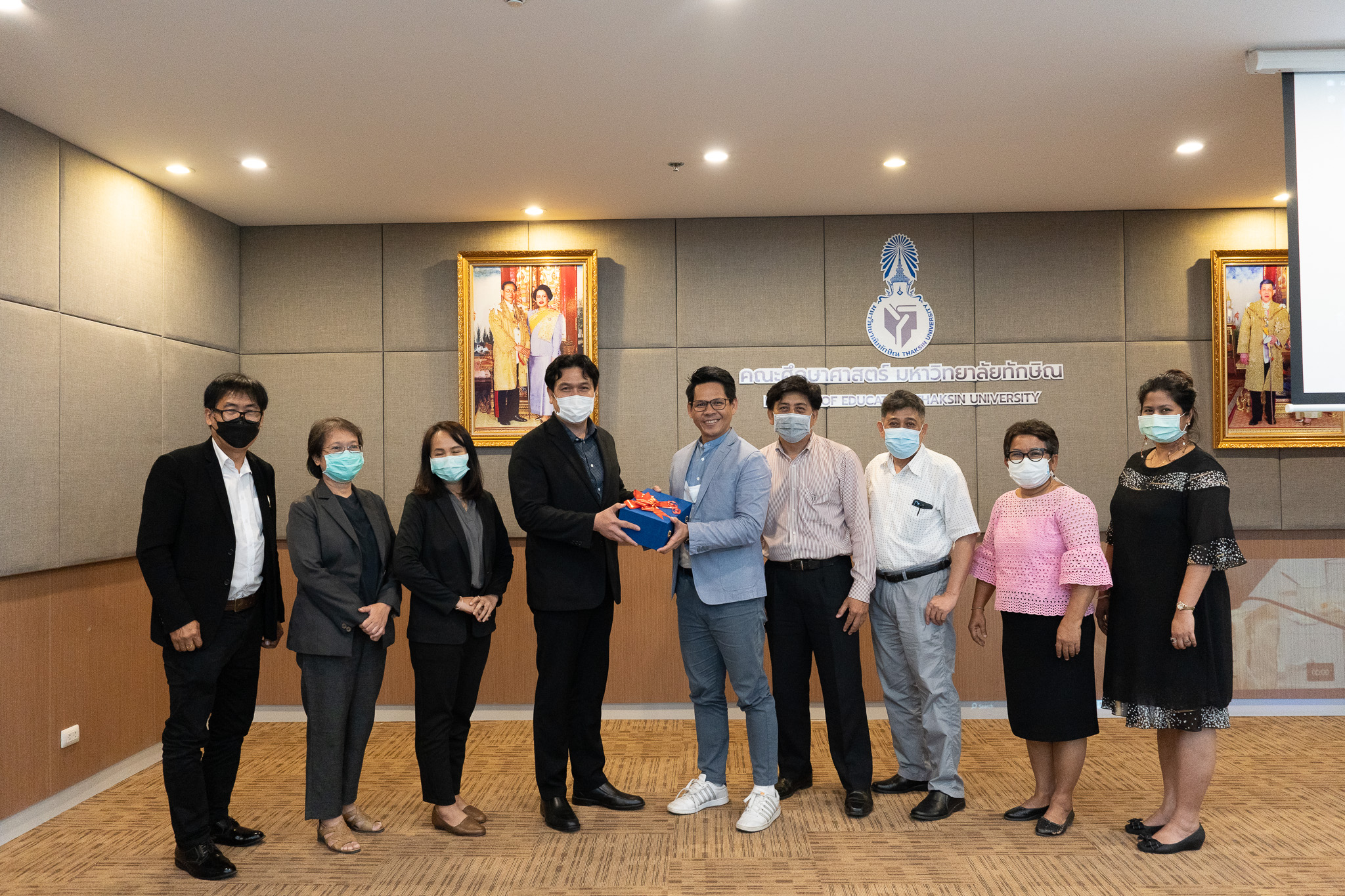 คณะศึกษาศาสตร์ มหาวิทยาลัยทักษิณ เข้าร่วมต้อนรับและแลกเปลี่ยนในการร่วมศึกษาดูงานเกี่ยวกับการปรับปรุงหลักสูตรฯ ร่วมกับ คณะศึกษาศาสตร์ มหาวิทยาลัยมหาสารคาม