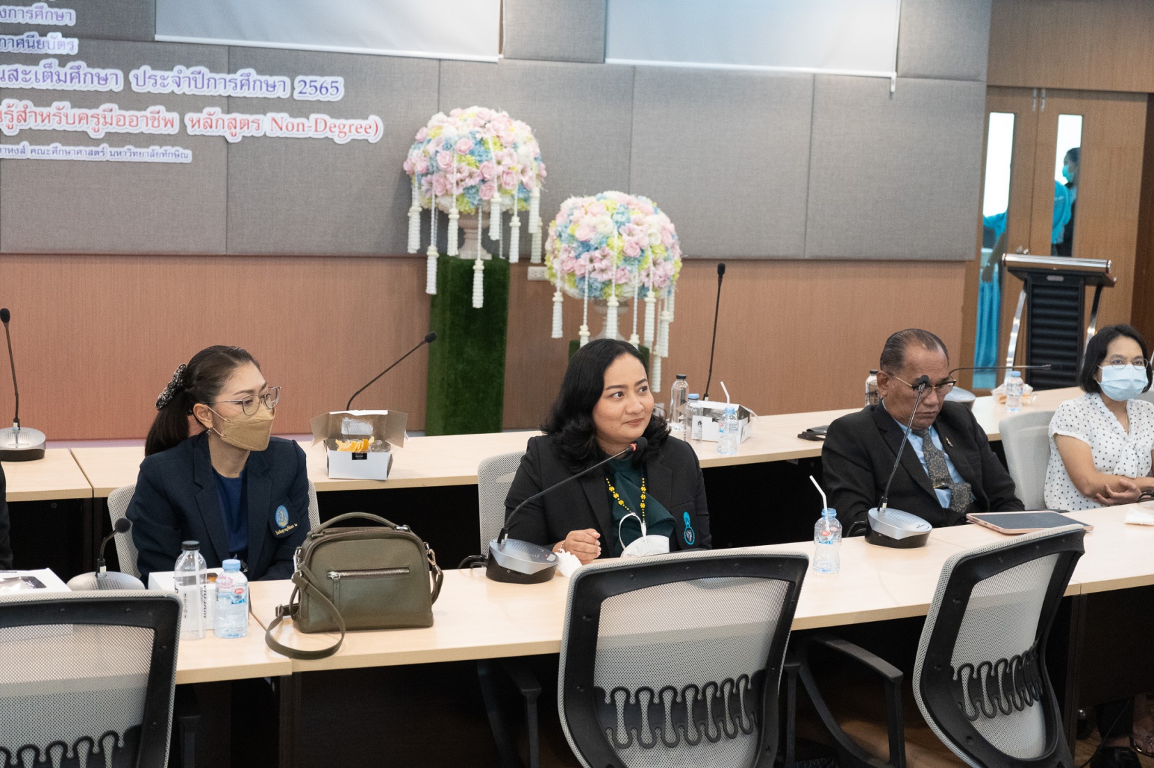 โครงการปาฐกถาและพิธีมอบประกาศนียบัตรให้แก่ครูและบุคลากรทางการศึกษา อบรมหลักสูตรประกาศนียบัตรการพัฒนาครูและบุคลากรทางการศึกษาด้านสะเต็มศึกษา (หลักสูตรประกาศนียบัตรนวัตกรรมการจัดการเรียนรู้สำหรับครูมืออาชีพ หลักสูตร Non-Degree) ประจำปีการศึกษา 2565