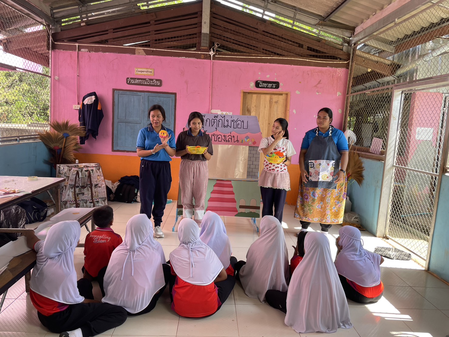 โครงการ สร้างสรรค์ละครนิทานสำหรับเด็กปฐมวัยของโรงเรียนในพระราชดำริฯ