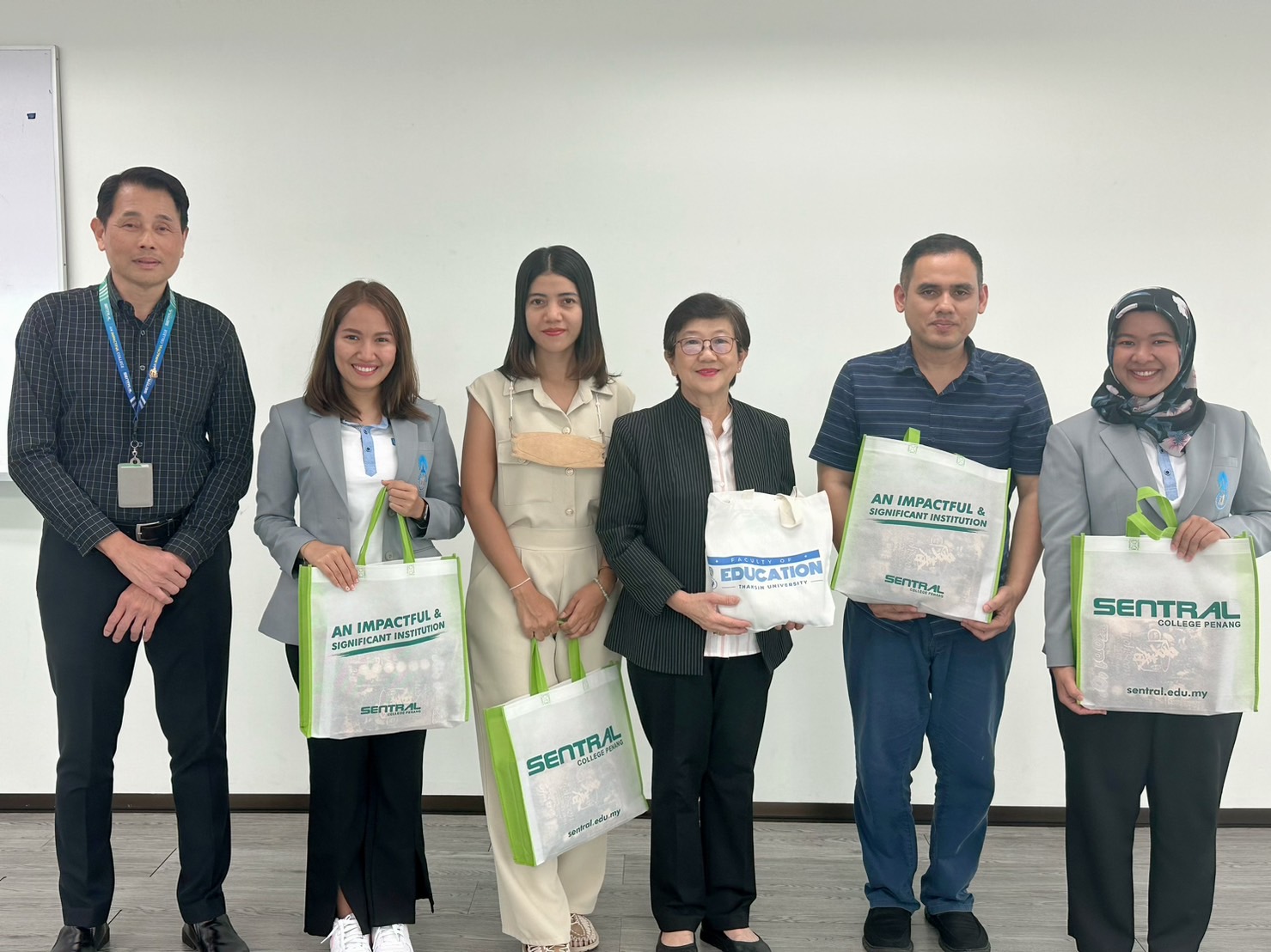 งานวิเทศสัมพันธ์ฯ คณะศึกษาศาสตร์ จัดกิจกรรม English Camp : English Language Program (ปีนัง เมืองมรดกโลก) ร่วมกับ SENTRAL College Penang ประเทศมาเลเซีย