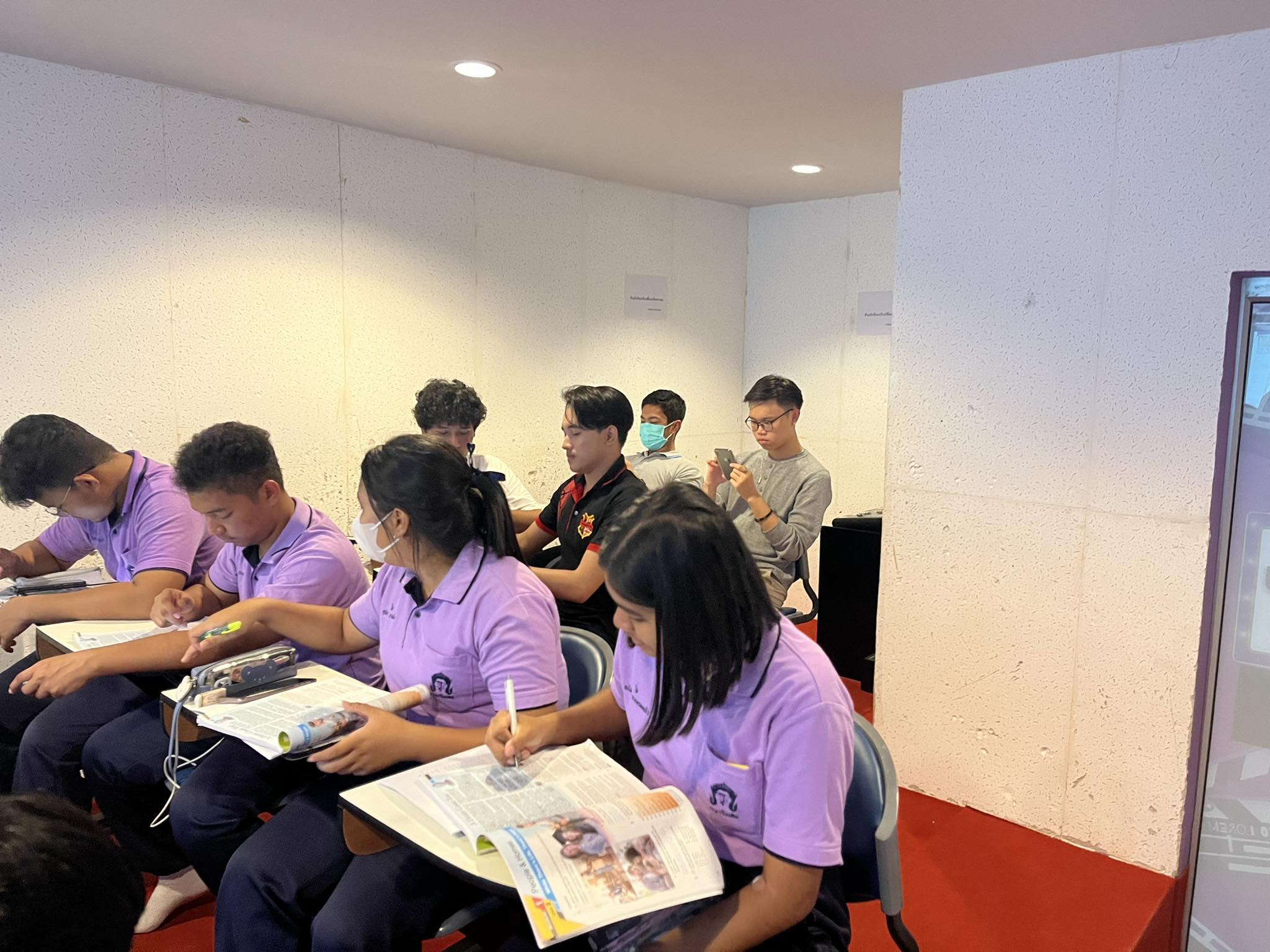 ขอแสดงความยินดีกับนิสิตหลักสูตร กศ.ม. สาขาวิชาการสอนวิทยาศาสตร์ คณิตศาสตร์ และคอมพิวเตอร์ และอาจารย์ที่ปรึกษาที่ได้รับรางวัลจำนวน 6 รางวัลในการประชุมวิชาการระดับชาติศึกษาศาสตร์วิจัย ครั้งที่ 10 และนานาชาติ ครั้งที่ 6 The National and International Conference on Education 2023 (NICE)