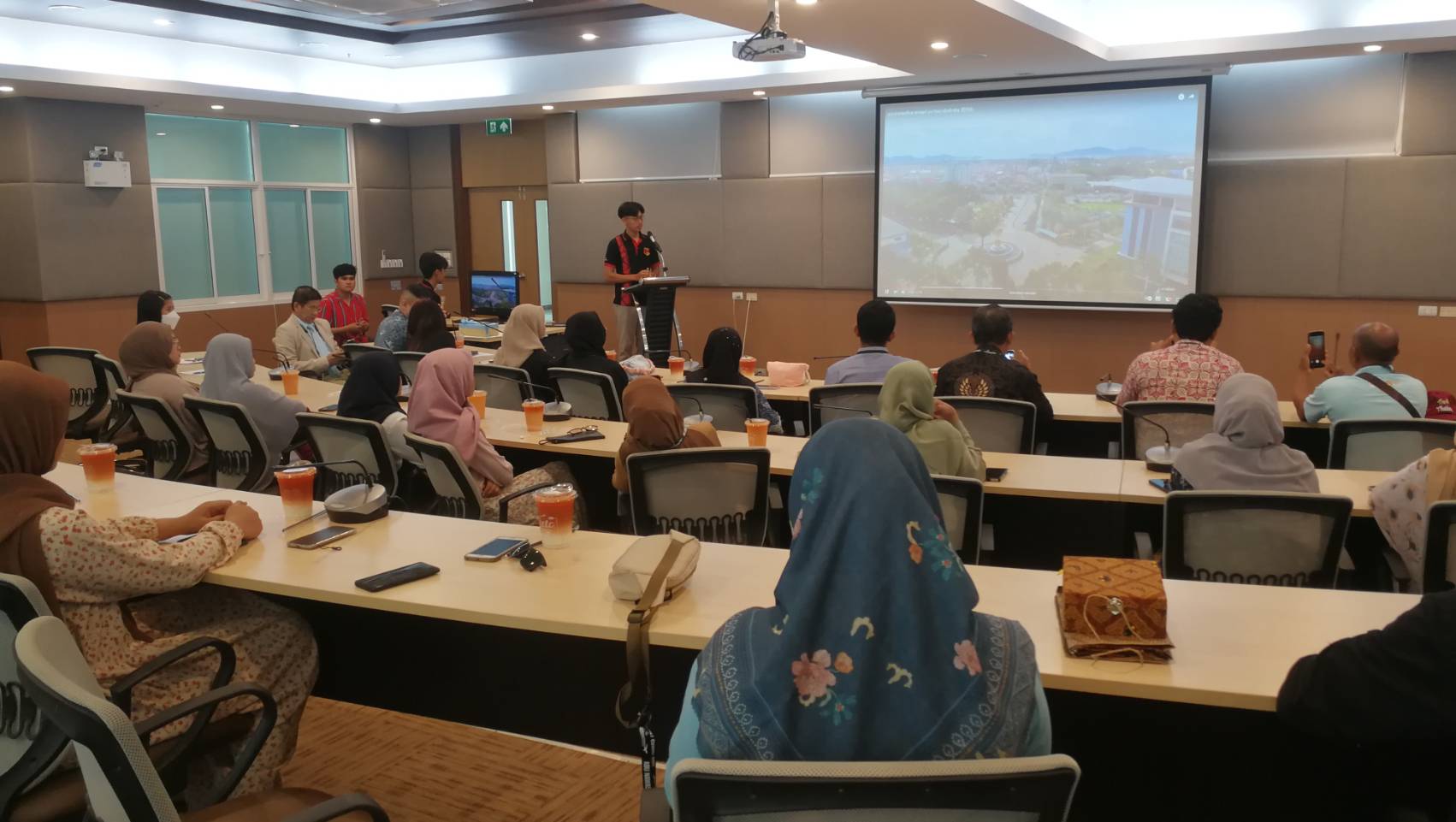 คณะศึกษาศาสตร์ มหาวิทยาลัยทักษิณ และมหาวิทยาลัยจากประเทศอินโดนีเซียจำนวน 6 มหาวิทยาลัยเพื่อวางแผนในการสร้างความร่วมมือทางวิชาการ