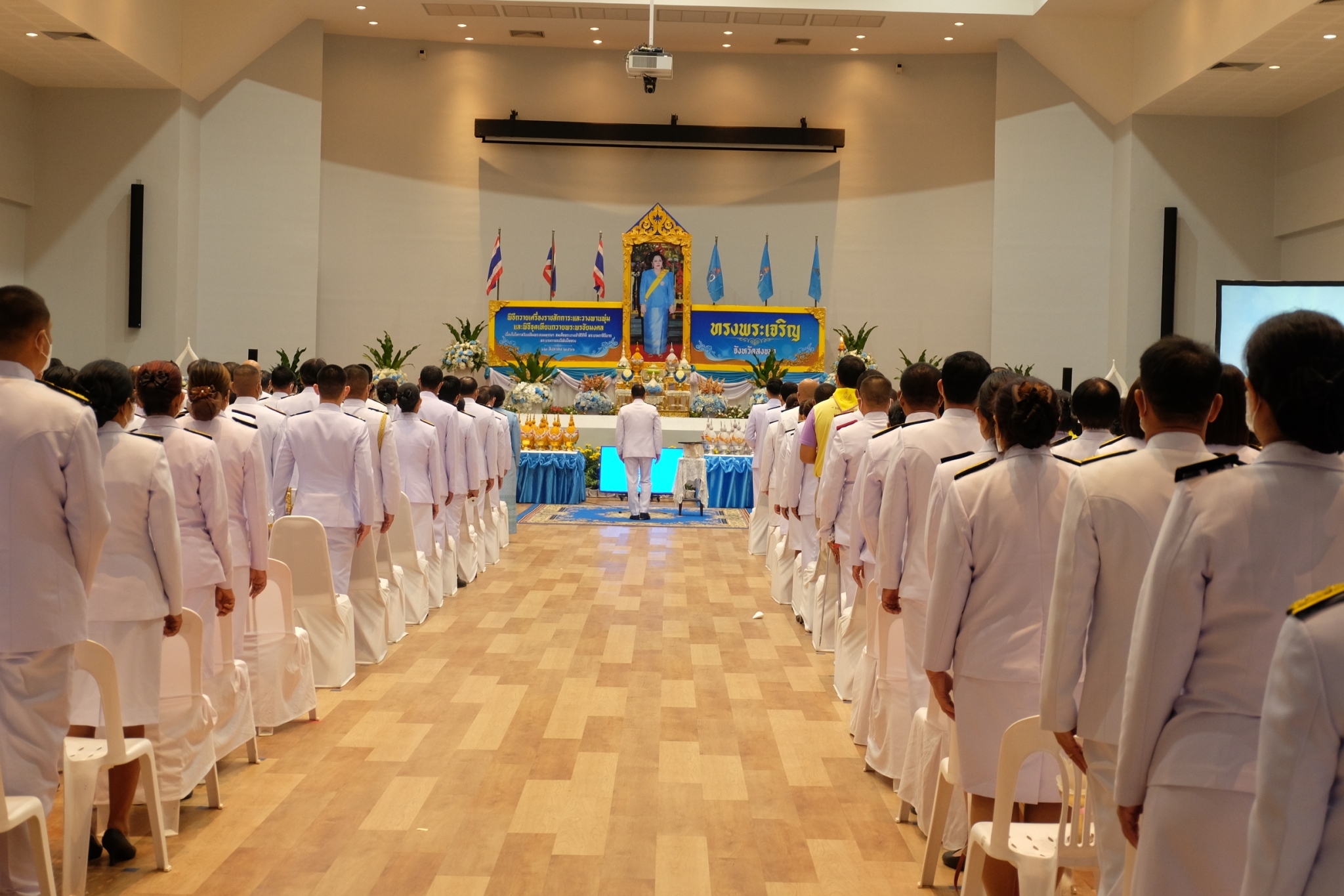 คณะศึกษาศาสตร์ เข้าร่วมจุดเทียนถวายพระพรชัยมงคล เนื่องในโอกาสวันเฉลิมพระชนมพรรษา สมเด็จพระนางเจ้าสิริกิติ์ พระบรมราชินีนาถ พระบรมราชชนนีพันปีหลวง