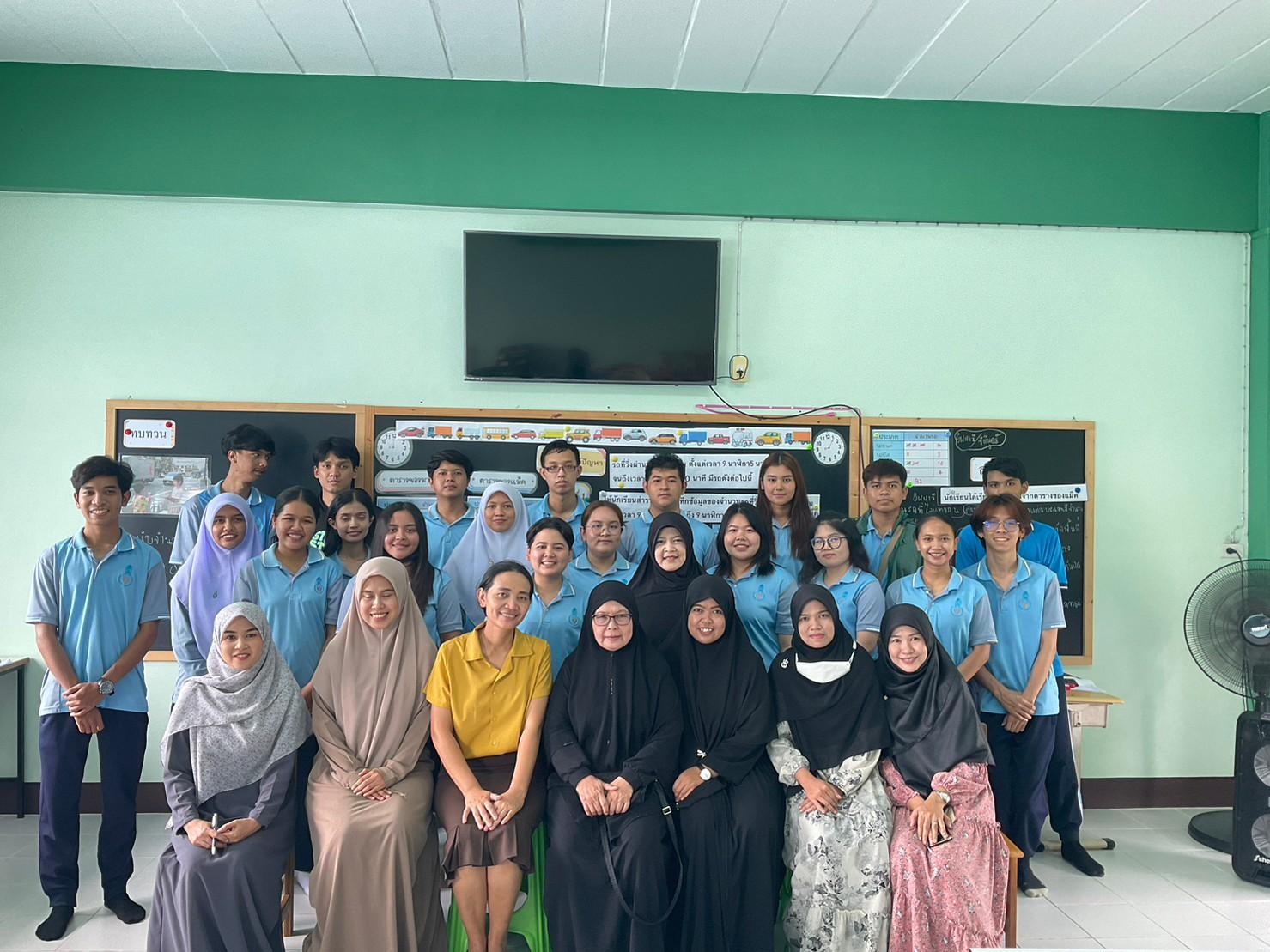 โครงการการพัฒนาสมรรถนะการสอนคณิตศาสตร์โดยใช้โรงเรียนเป็นฐาน สำหรับนิสิต กศ.บ.สาขาคณิตศาสตร์ ครั้งที่ 2