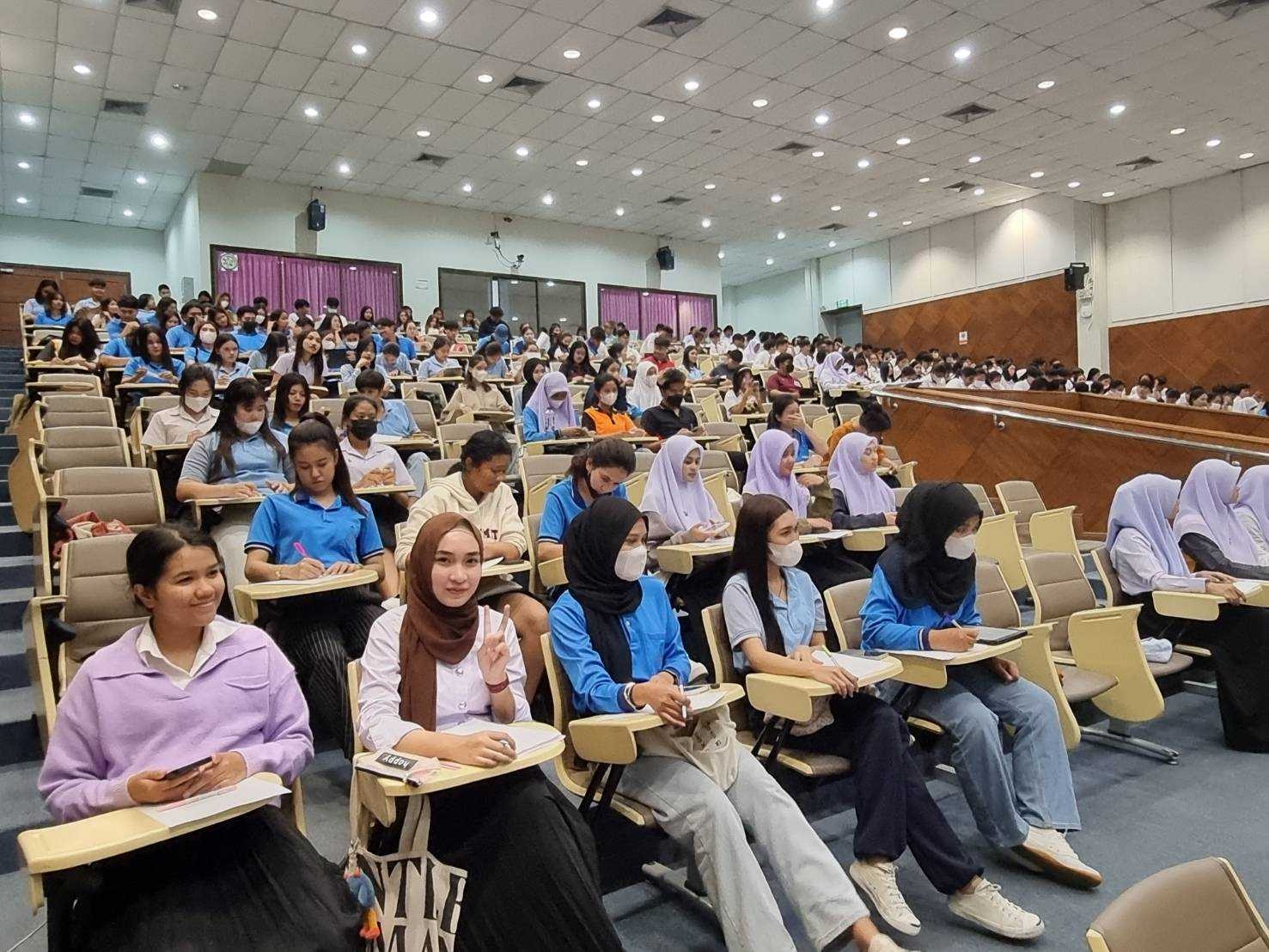 โครงการ "Life Learning เมื่อชีวิตไม่หยุดนิ่งที่จะเรียนรู้"