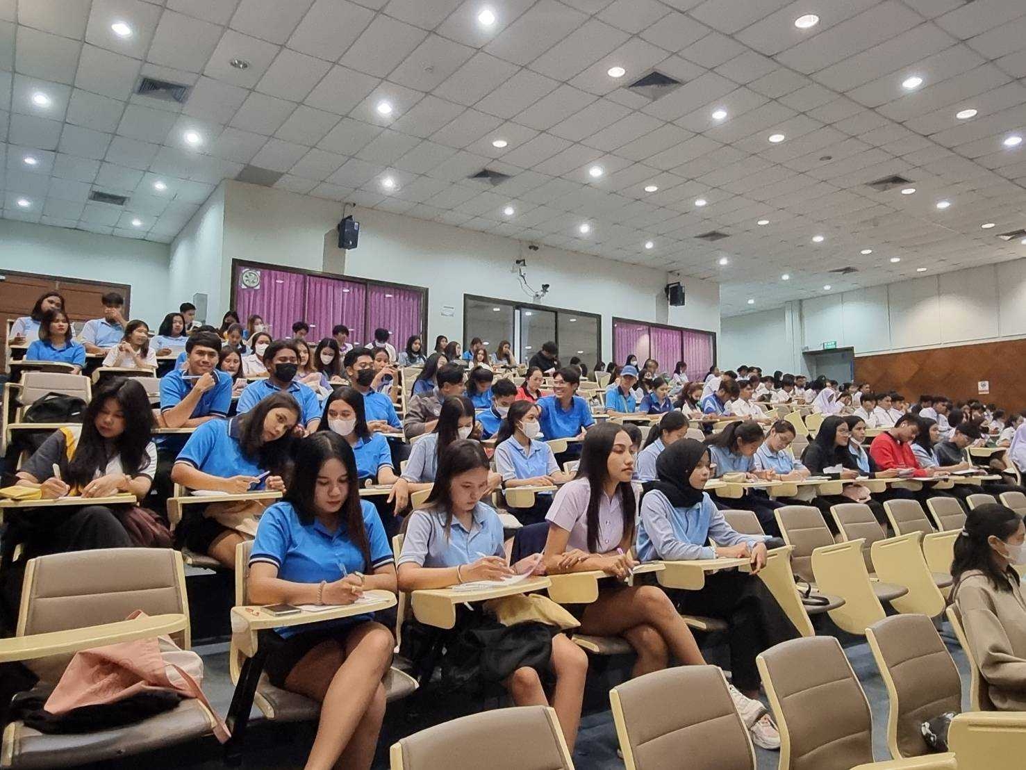 โครงการ "Life Learning เมื่อชีวิตไม่หยุดนิ่งที่จะเรียนรู้"