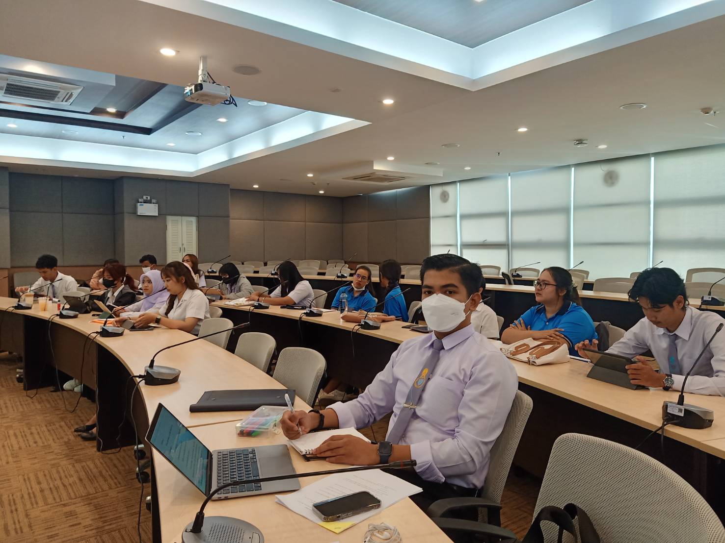 โครงการ การพัฒนาสมรรถนะด้านการสอนของนิสิตครูภาษาอังกฤษแบบบูรณาการข้ามศาสตร์ ตามฐานทุนโรงเรียนและชุมชน