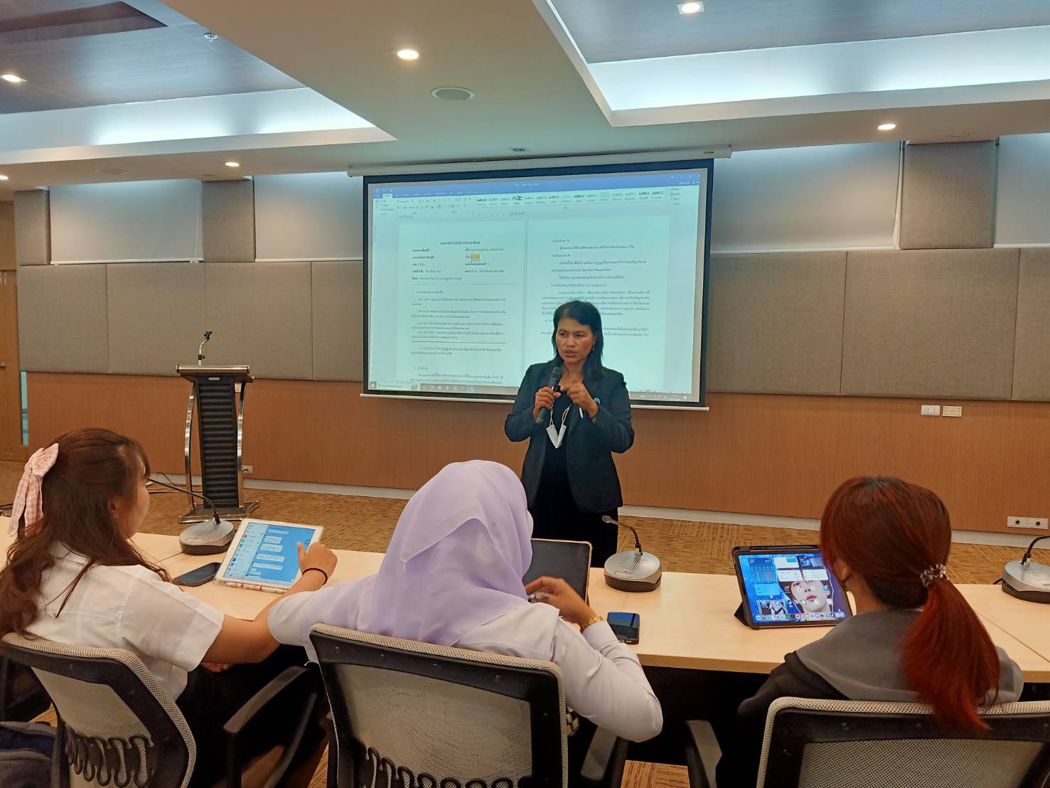 โครงการ การพัฒนาสมรรถนะด้านการสอนของนิสิตครูภาษาอังกฤษแบบบูรณาการข้ามศาสตร์ ตามฐานทุนโรงเรียนและชุมชน