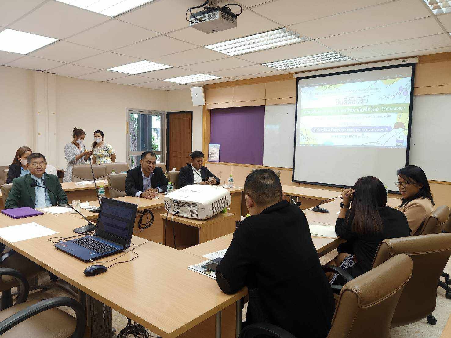 คณบดีคณะศึกษาศาสตร์ และคณาจารย์ /บุคลากร คณะศึกษาศาสตร์ เข้าเยี่ยมชม และเเลกเปลี่ยนเรียนรู้ เกี่ยวกับการจัดการศึกษา การบริหารจัดการและระบบบริหารงาน ของโรงเรียนสาธิตแห่งมหาวิทยาลัยเกษตรศาสตร์