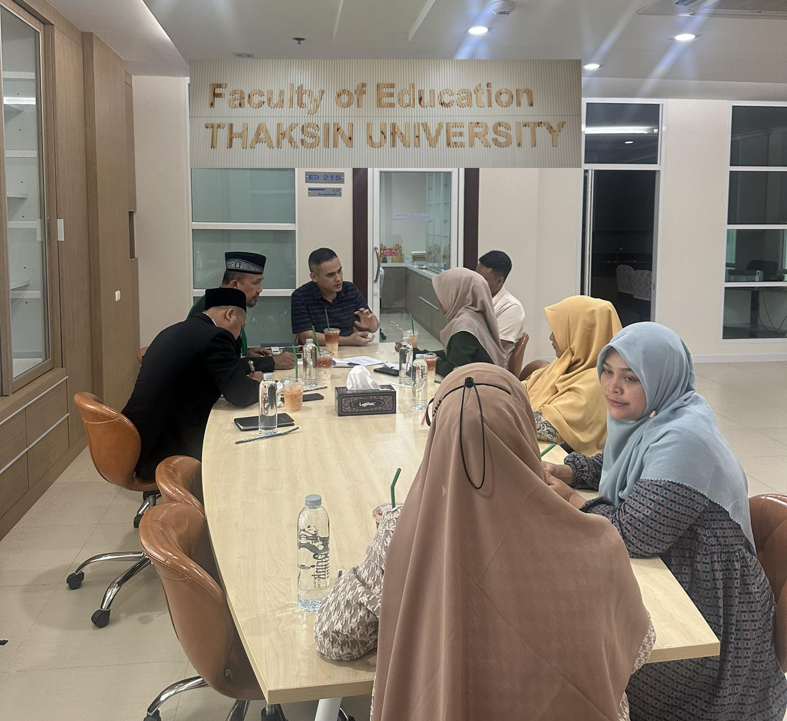 คณบดีคณะศึกษาศาสตร์ และคณะผู้บริหารจาก STAIN Teungku Dirundeng Meulaboh  อินโดนีเซีย  เข้าร่วมแลกเปลี่ยนเรียนรู้  และวางแผนร่วมมือทางวิชาการ  และบันทึกความร่วมมือทางวิชาการ (MOU)