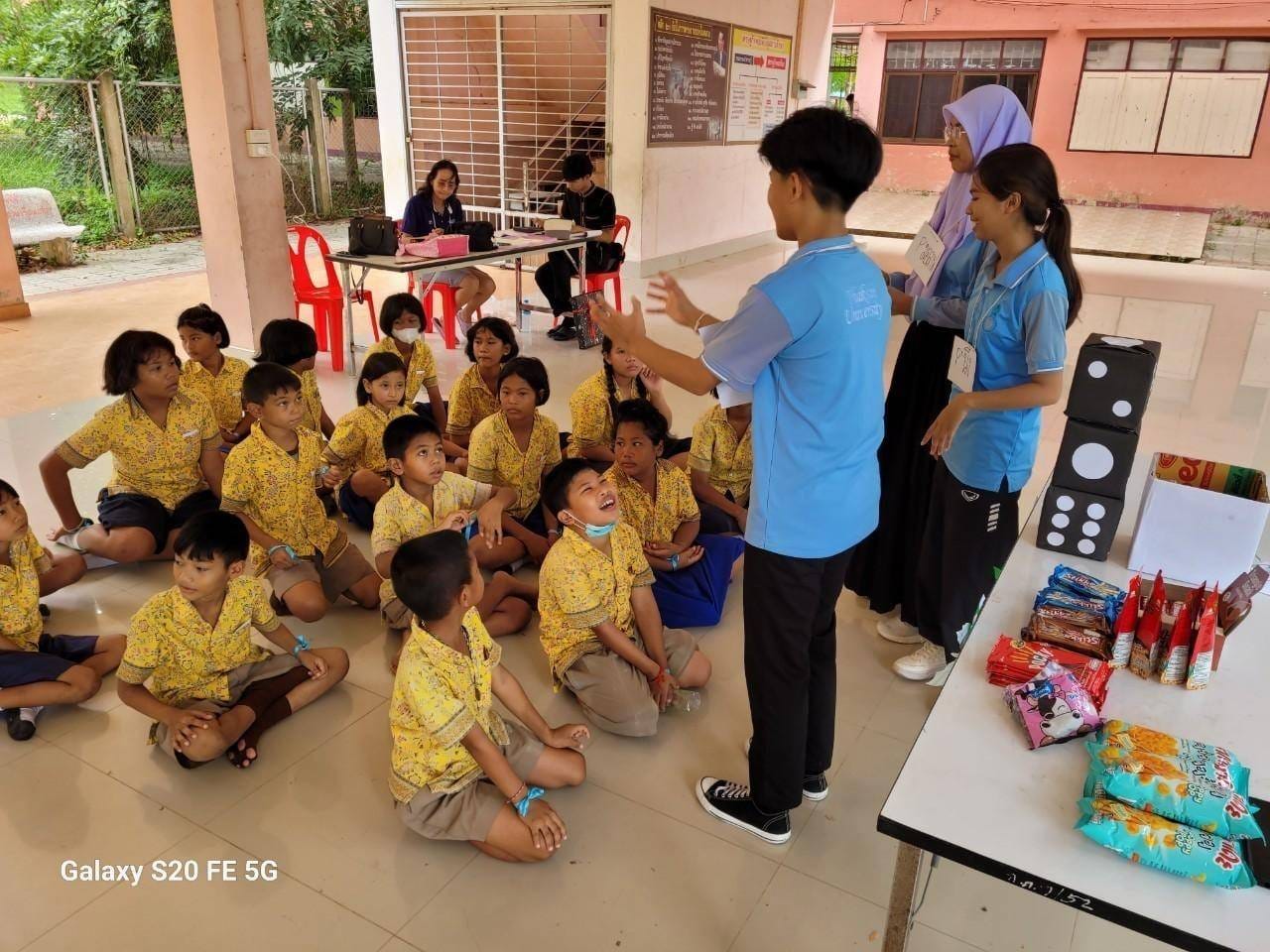 โครงการส่งต่อความรู้สู่น้อง