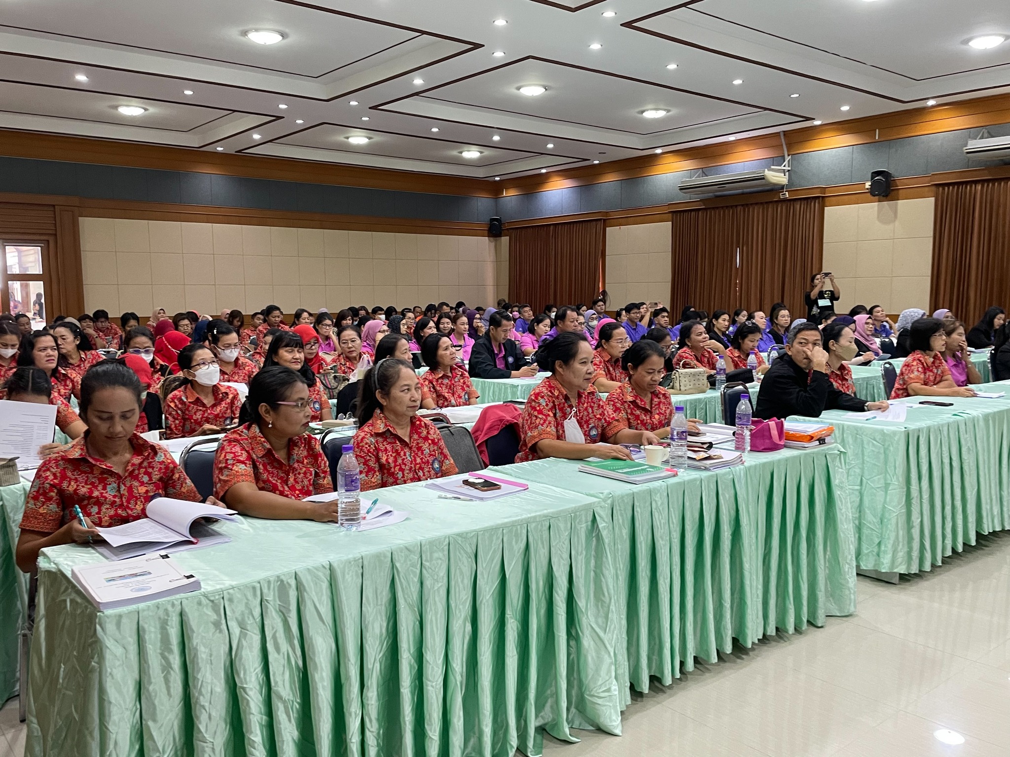โครงการอบรมพัฒนาศักยภาพครูและบุคลากรทางการศึกษา  เรื่อง  "การวัดผลและประเมินผลการเรียนรู้แนวใหม่:  การประเมินผลการเรียนรู้ระหว่างทาง  และการประเมินผลการเรียนรู้ปลายทาง