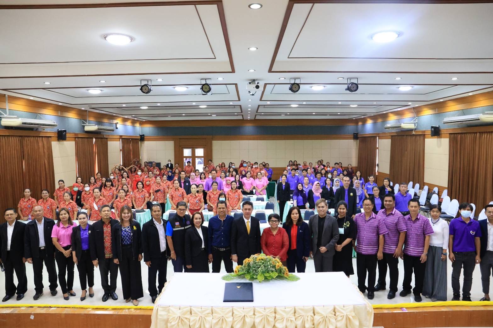 โครงการอบรมพัฒนาศักยภาพครูและบุคลากรทางการศึกษา  เรื่อง  "การวัดผลและประเมินผลการเรียนรู้แนวใหม่:  การประเมินผลการเรียนรู้ระหว่างทาง  และการประเมินผลการเรียนรู้ปลายทาง