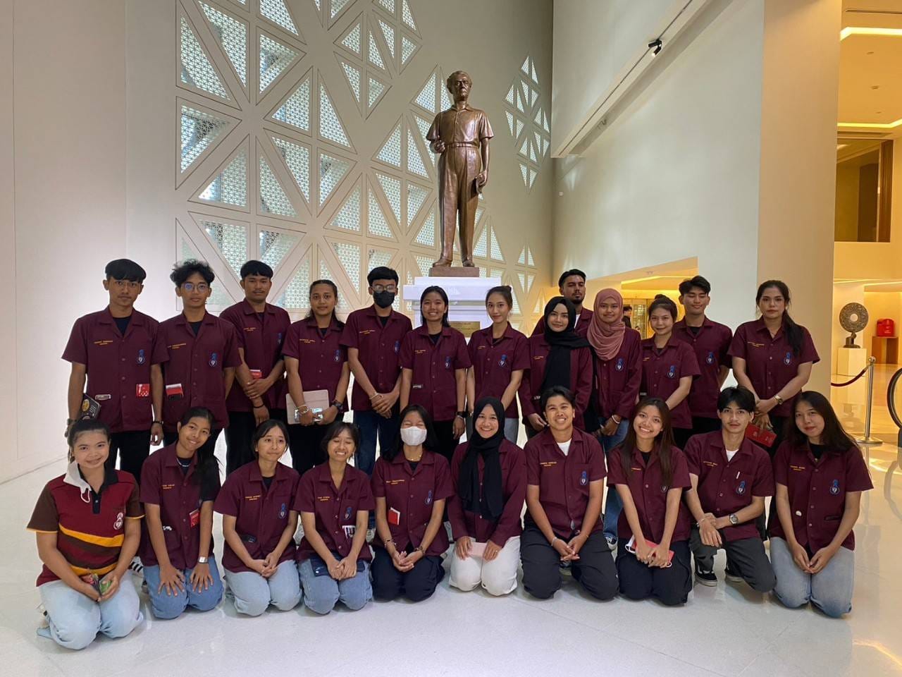 โครงการทัศนางานศิลป์ สู่กระบวนการเรียนรู้ทางศิลปะ สำหรับนิสิตชั้นปีที่ ๓