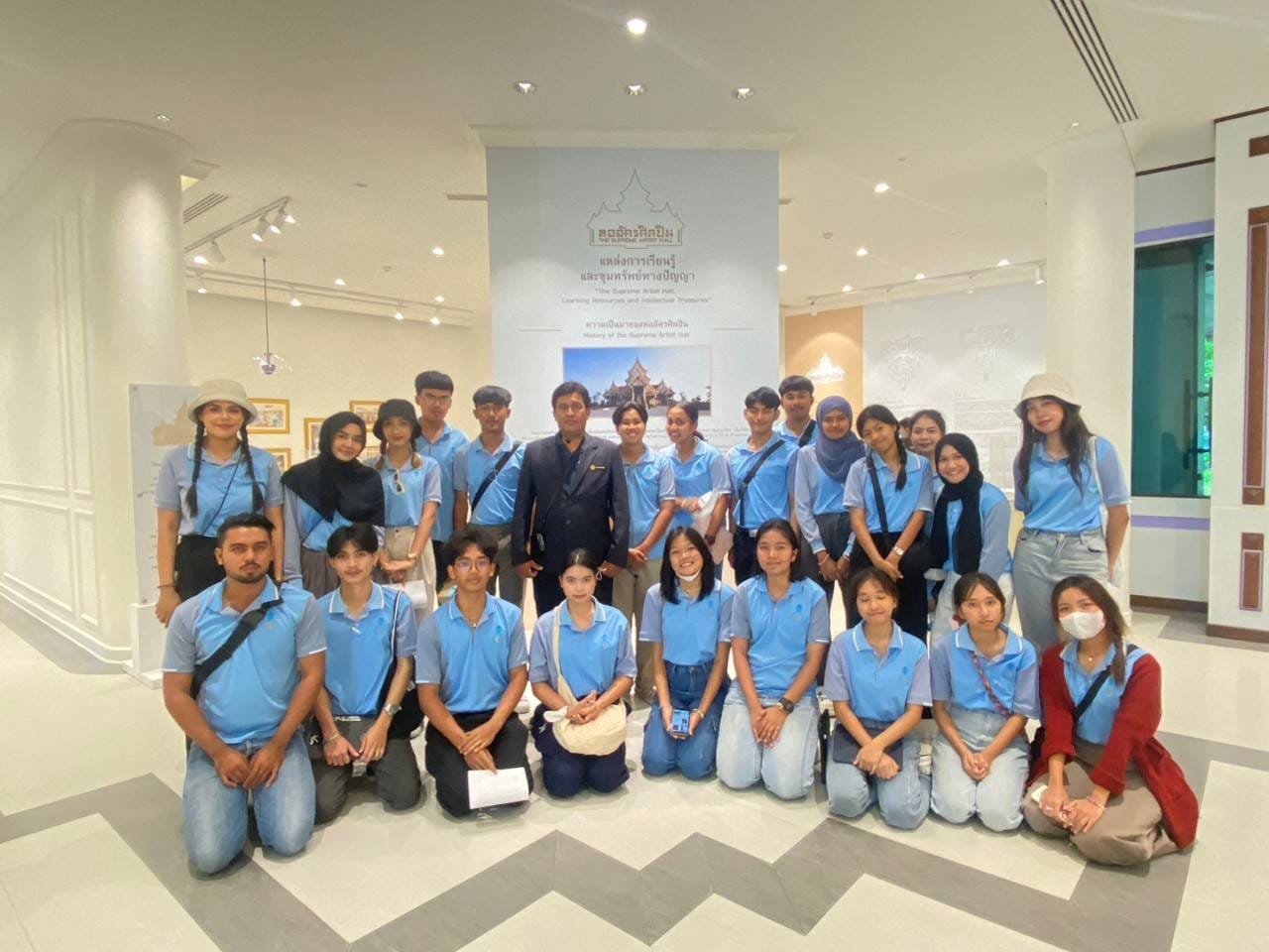 โครงการทัศนางานศิลป์ สู่กระบวนการเรียนรู้ทางศิลปะ สำหรับนิสิตชั้นปีที่ ๓