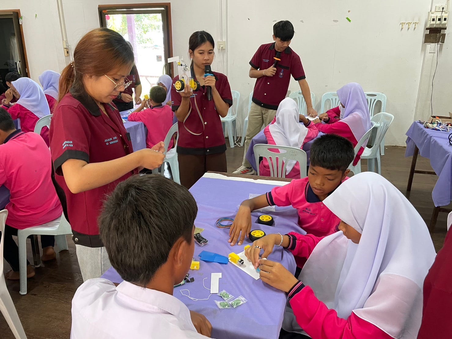 โครงการ เสริมสร้างทักษะเชิงปฏิบัติการ เพื่อการสร้างหุ่นยนต์บังคับมืออย่างง่าย