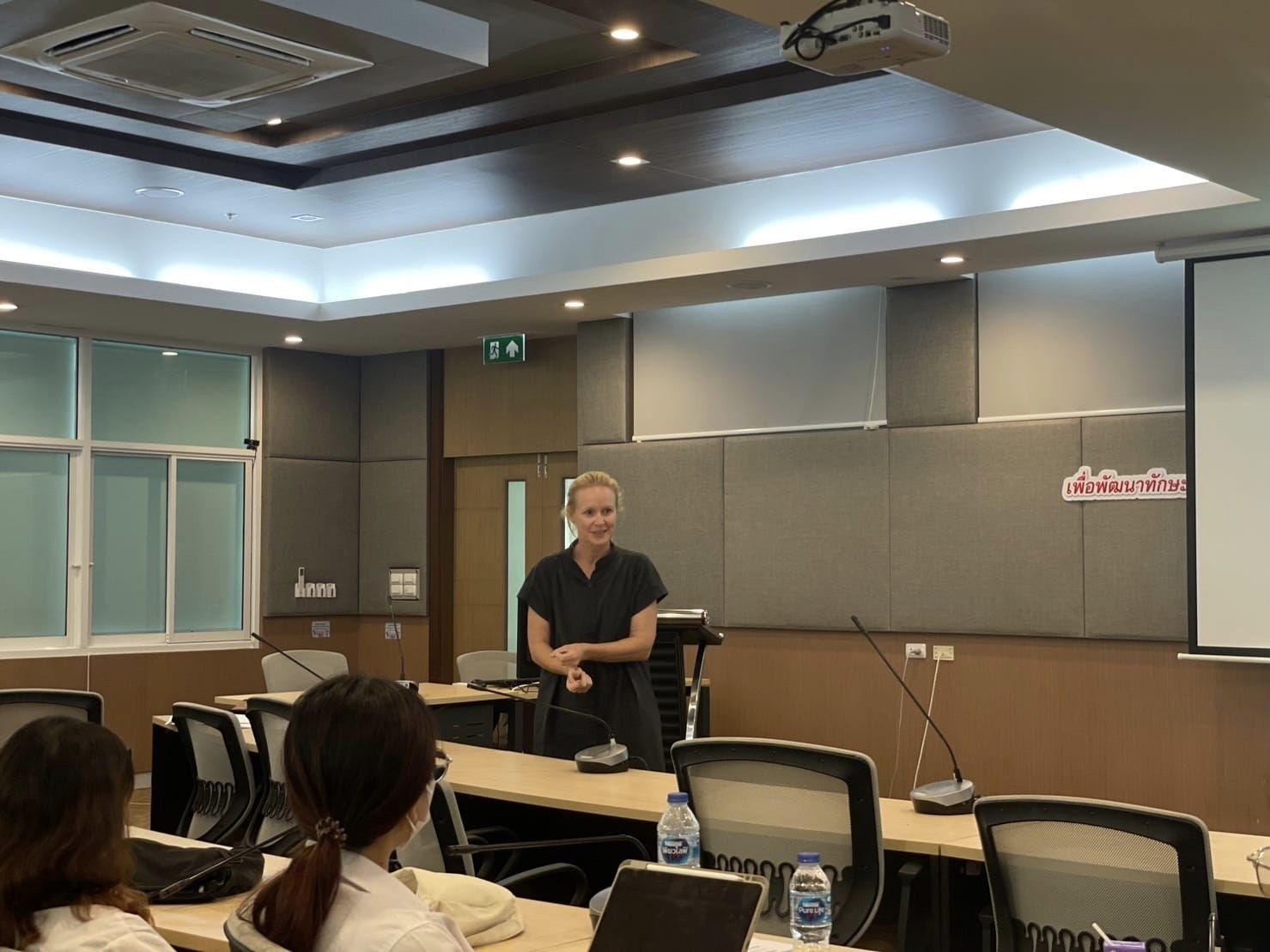 โครงการการพัฒนาสมรรถนะด้านการสอน ของนิสิตครูภาษาอังกฤษแบบเน้นการสื่อสาร Communicative Langaue Teaching