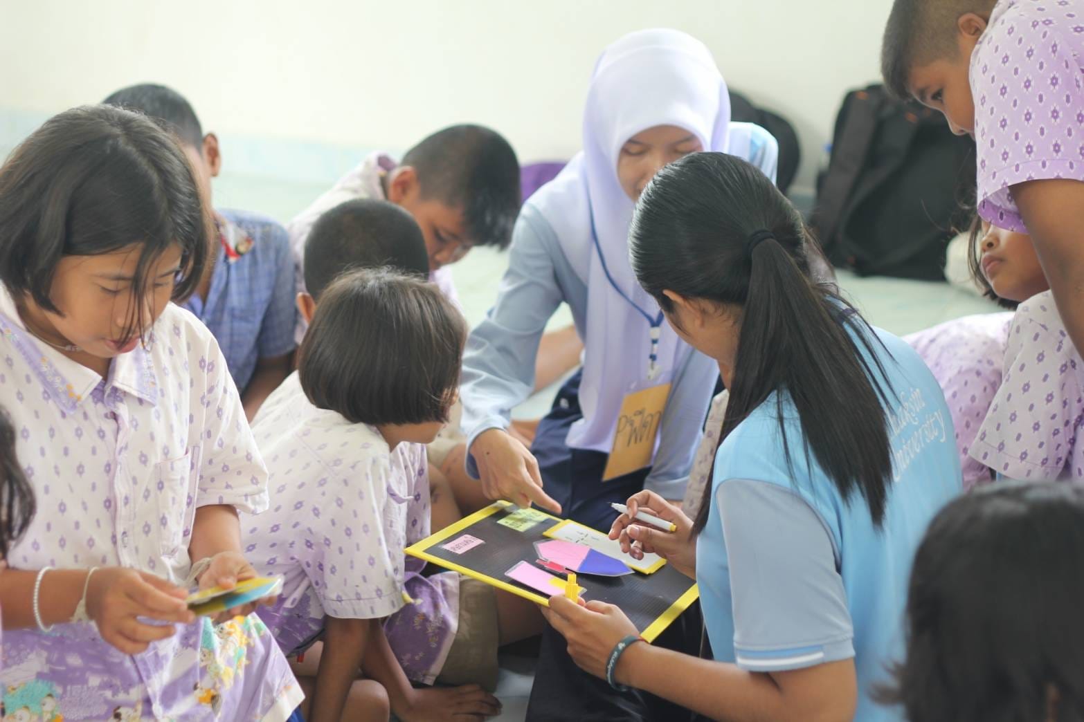 โครงการค่ายคณิตศาสตร์ พัฒนาผู้นำ สานสัมพันธ์สู่รุ่นน้อง