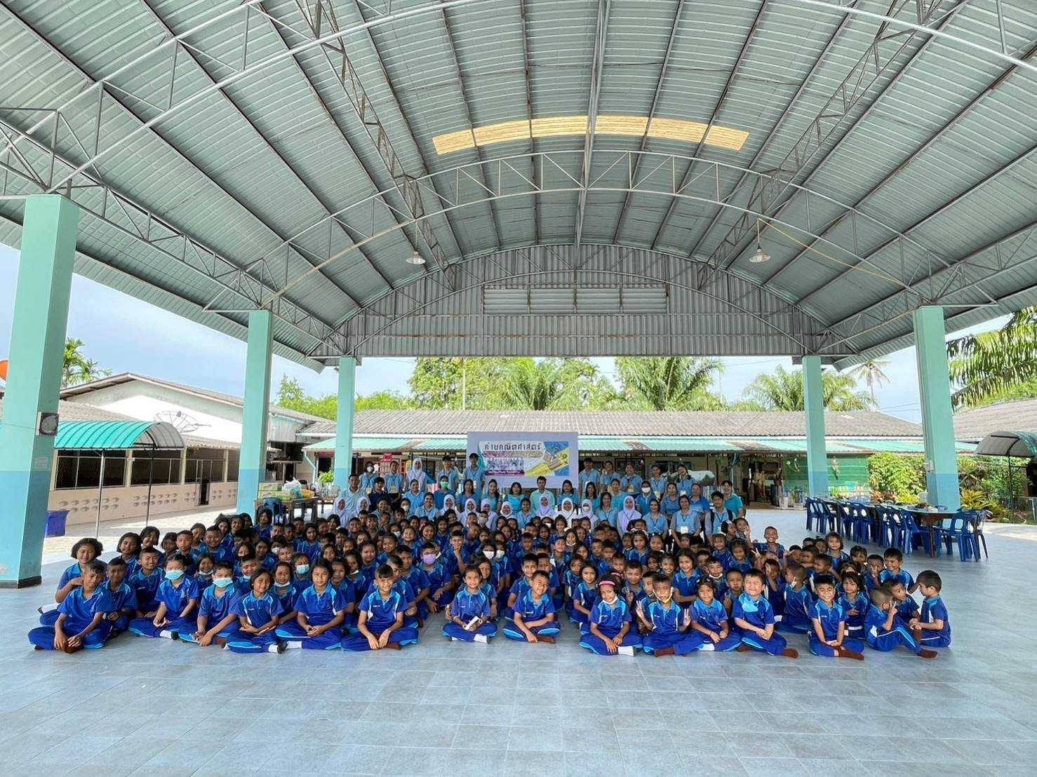 โครงการค่ายคณิตศาสตร์ พัฒนาผู้นำ สานสัมพันธ์สู่รุ่นน้อง
