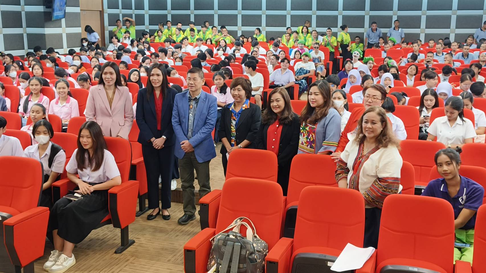 การนำเสนอโครงการการศึกษาเพื่อ​สร้าง​ความ​เป็น​ "พลเมือง​วิถี​ใหม่​บนเส้นทางนวัตกรรม​สังคม"