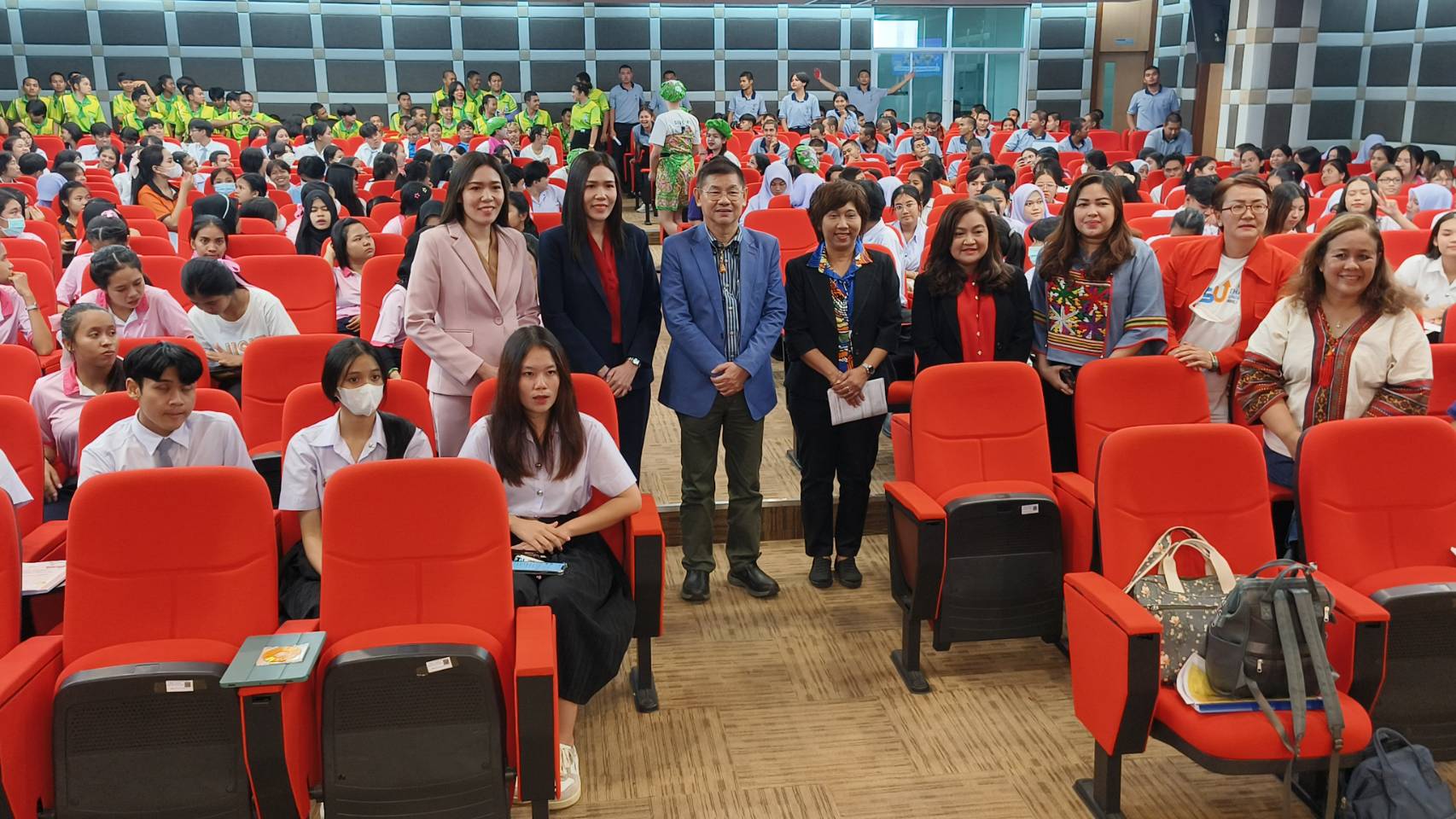 การนำเสนอโครงการการศึกษาเพื่อ​สร้าง​ความ​เป็น​ "พลเมือง​วิถี​ใหม่​บนเส้นทางนวัตกรรม​สังคม"
