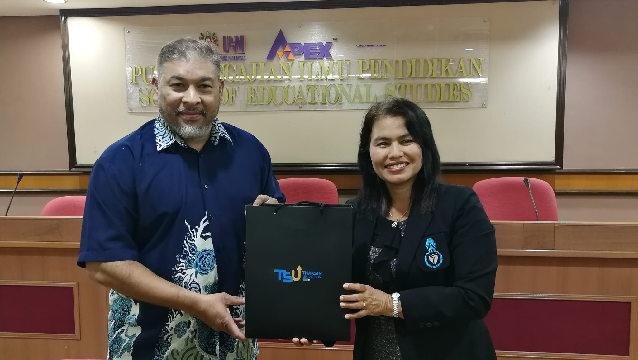 การเจรจาความร่วมมือ​ทางวิชาการ ณ​ University of Sains Malaysia เมือง​ปีนัง​ ประเทศ​มาเลเซีย โดย​สาขาการสอนศิลปศาสตร์​คณะศึกษาศาสตร์​ มหา​วิทยาลัย​ทักษิณ​ วิทยาเขต​สงขลา​