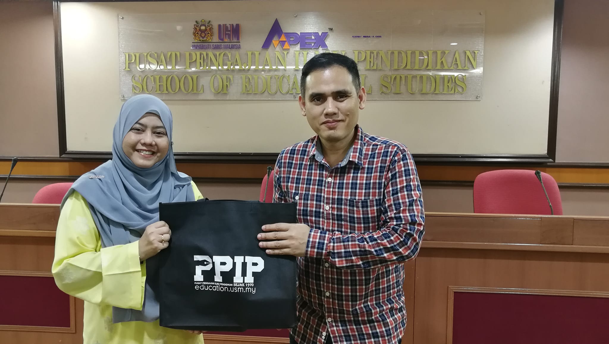 การเจรจาความร่วมมือ​ทางวิชาการ ณ​ University of Sains Malaysia เมือง​ปีนัง​ ประเทศ​มาเลเซีย โดย​สาขาการสอนศิลปศาสตร์​คณะศึกษาศาสตร์​ มหา​วิทยาลัย​ทักษิณ​ วิทยาเขต​สงขลา​