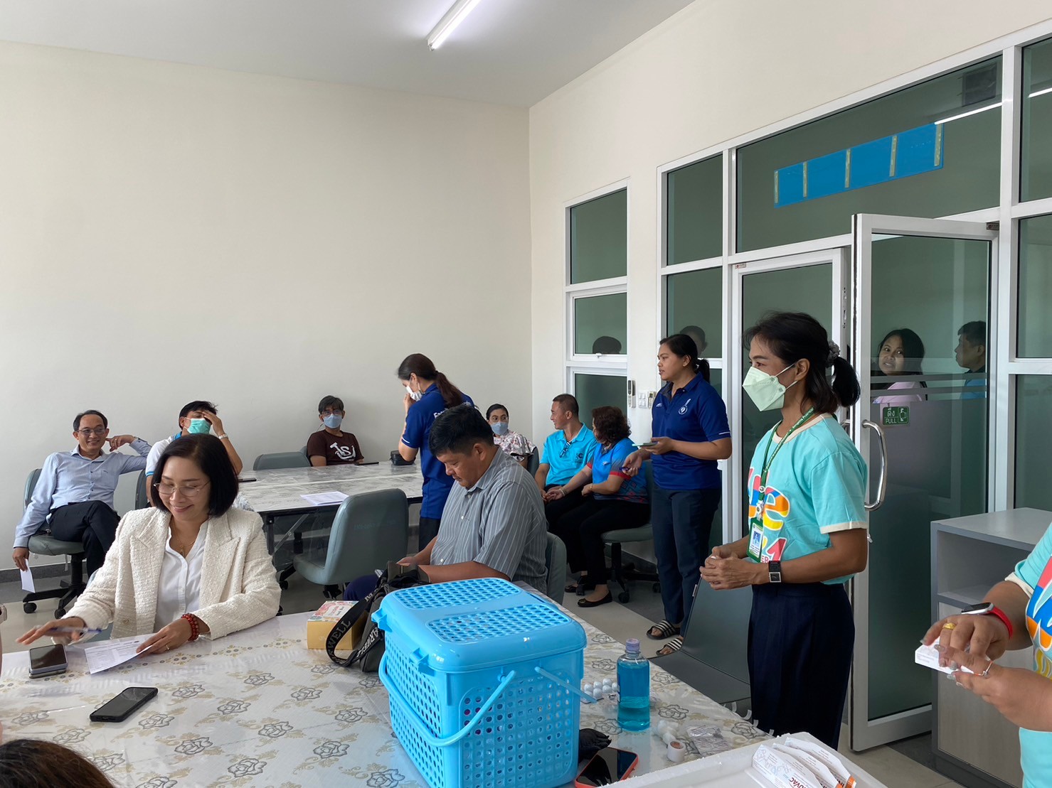 สำนักงานสาธารณสุขจังหวัดสงขลา บริการฉีดวัคซีนป้องกันไหว้หวัดใหญ่สามสายพันธุ์ ให้กับคณาจารย์และบุคลากรคณะศึกษาศาสตร์