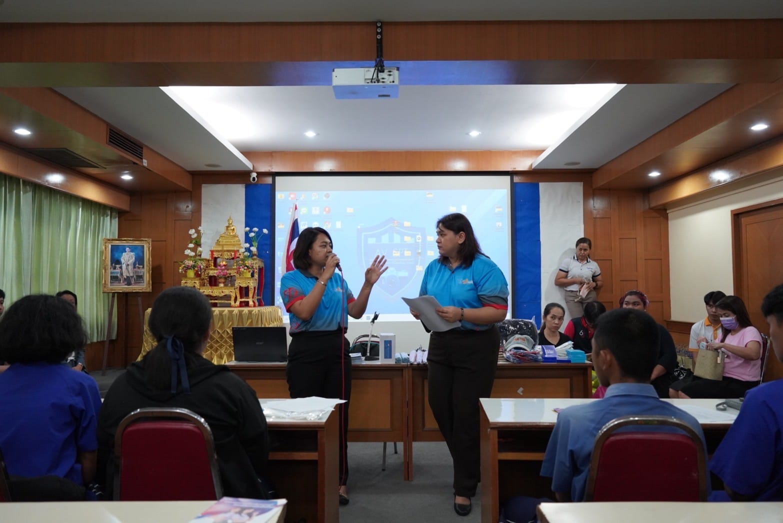 กิจกรรมแนะแนวการศึกษาต่อ ให้กับ โรงเรียนสตรีพัทลุง