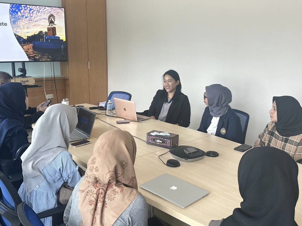 บรรยายพิเศษแก่นักศึกษาแลกเปลี่ยนจาก Surabaya State University อินโดนีเซีย