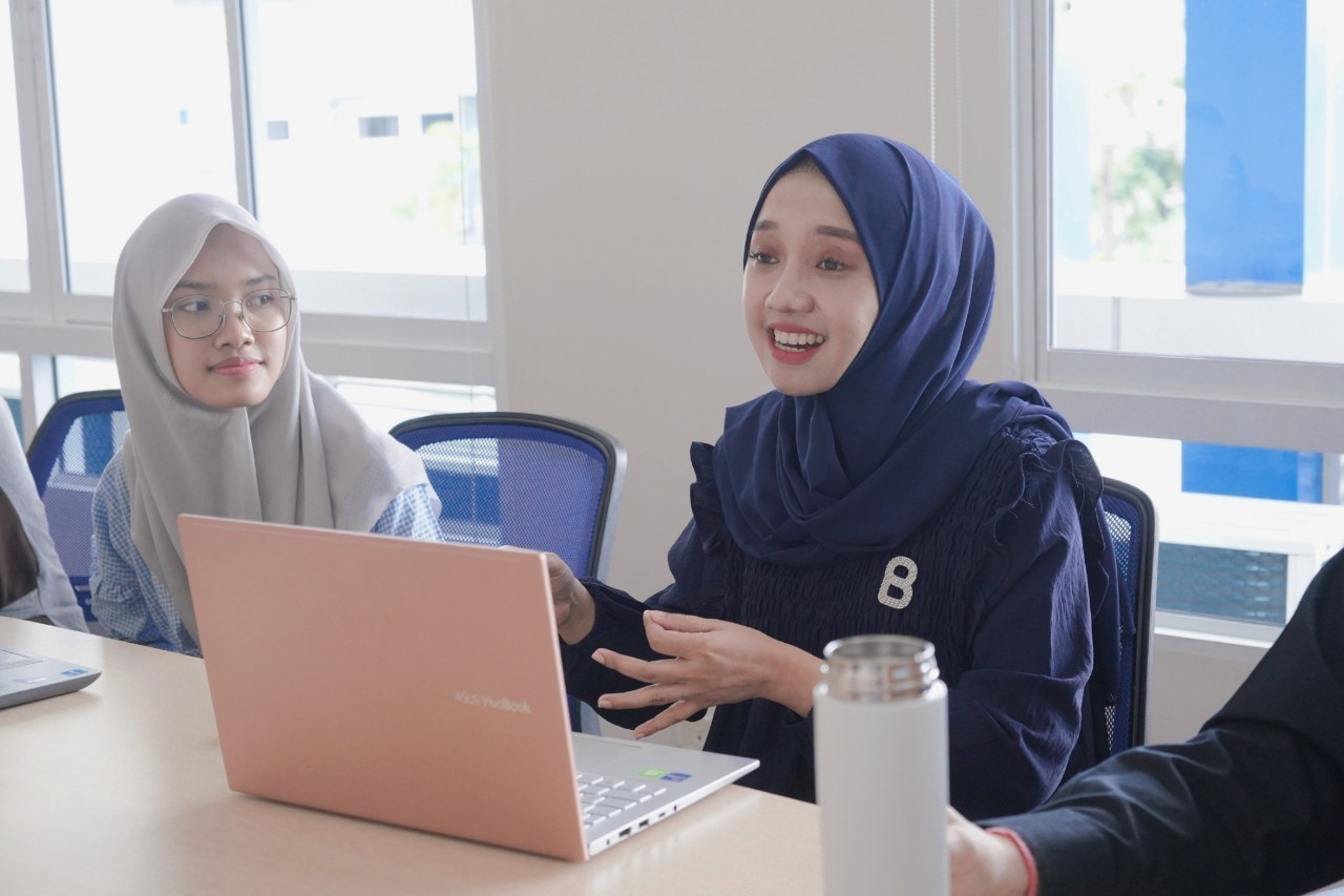 บรรยายพิเศษแก่นักศึกษาแลกเปลี่ยนจาก Surabaya State University อินโดนีเซีย