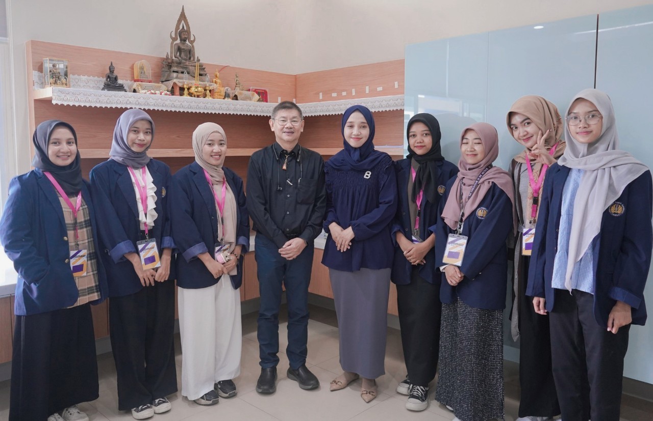 บรรยายพิเศษแก่นักศึกษาแลกเปลี่ยนจาก Surabaya State University อินโดนีเซีย