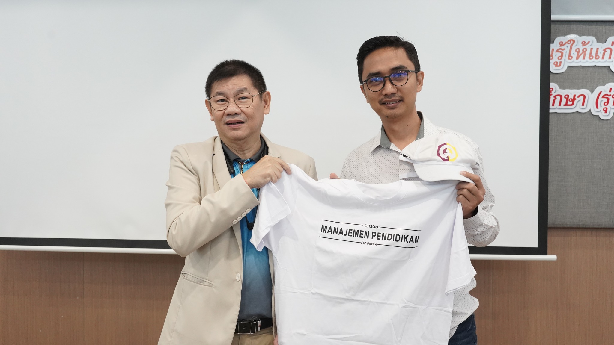 คณะศึกษาศาสตร์ ต้อนรับและบันทึกข้อตกลงความร่วมมือทางวิชาการ (MOU) กับ Surabaya State University อินโดนีเซีย