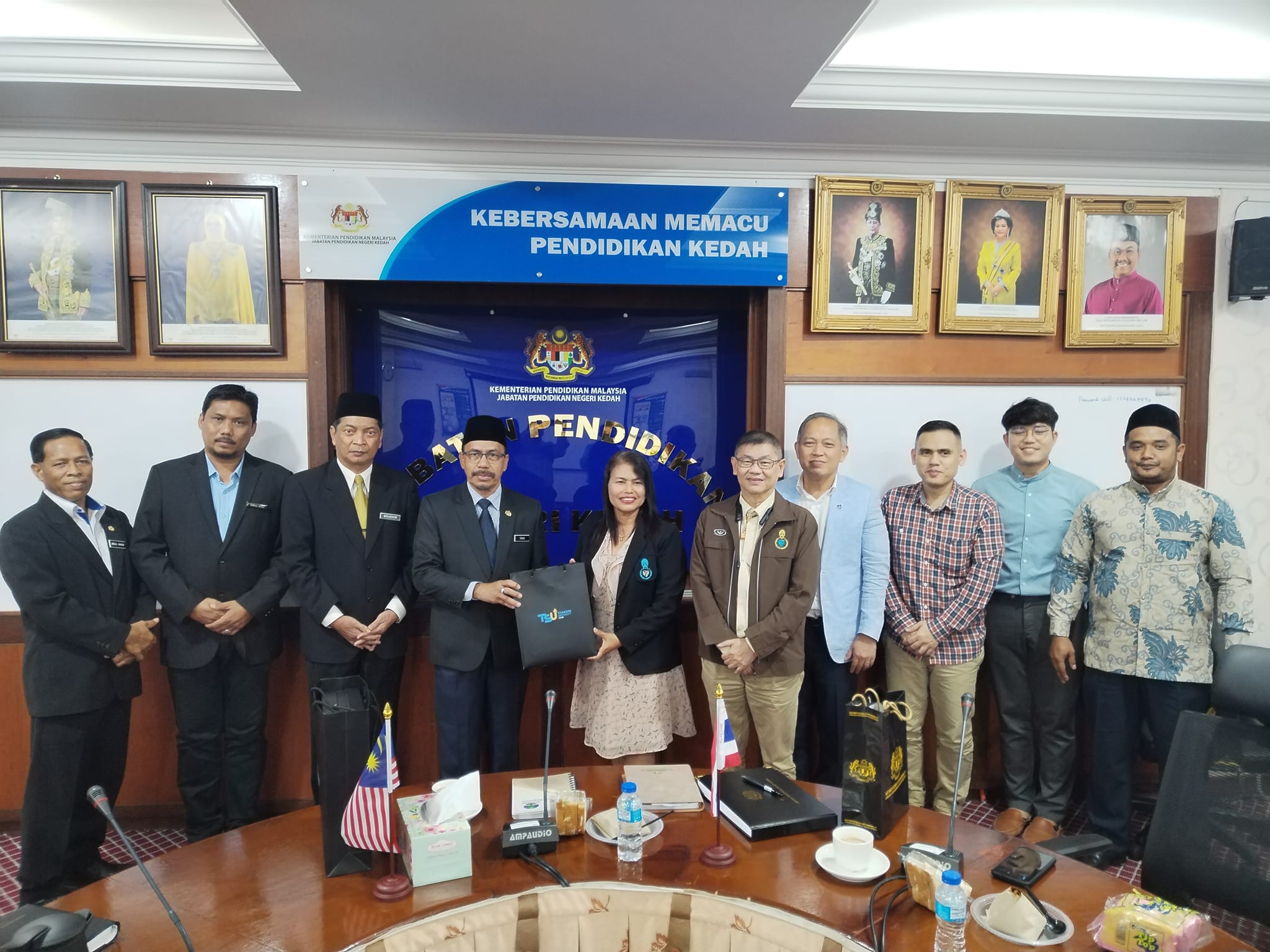 เข้าพบศึกษา​ธิการรัฐเคดาห์ ประเทศ​มาเลเซีย​ เพื่อเจรจาความร่วมมือทางวิชาการร่วมกัน