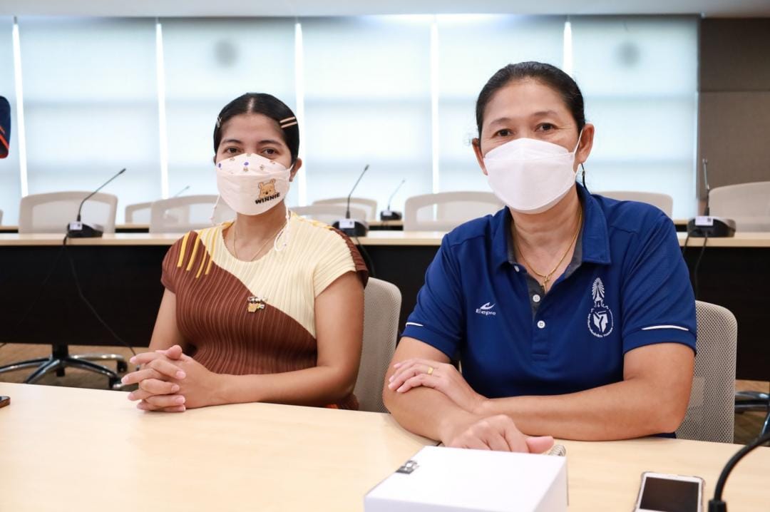 ผู้ช่วยศาสตราจารย์ ดร.สิงหา ประสิทธิ์พงศ์ รองคณบดีฝ่ายวิชาการ ต้อนรับคณะครูและนักเรียน รร.ประทีปศาสน์วิทยามูลนิธิ