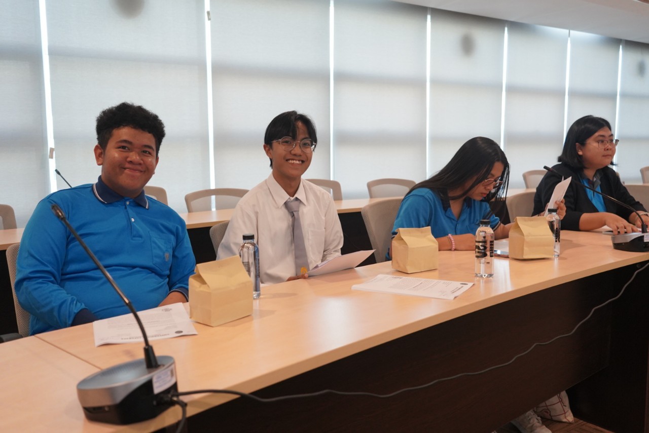 งานประชุมนำเสนองานวิชาการ   "Navigating Human Action by Pro-Environment  Movement with Simple Precautions" ของ Universitas Jayabaya ประเทศอินโดนีเซีย