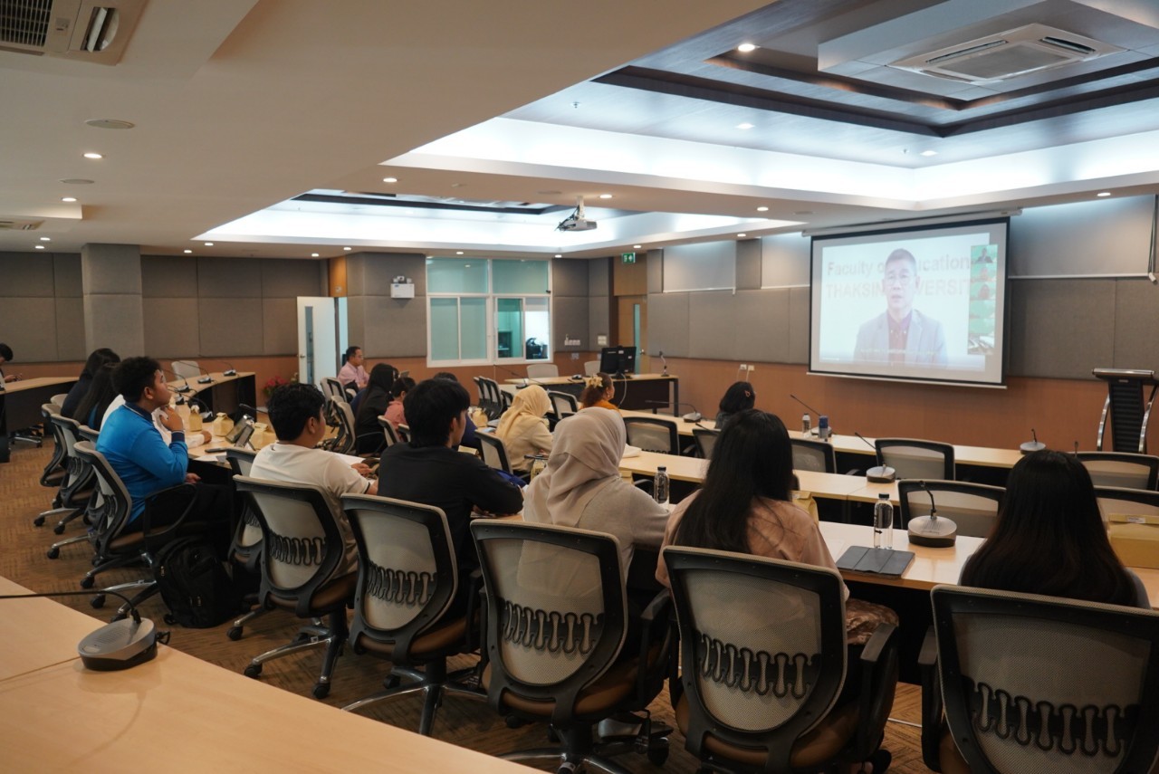 งานประชุมนำเสนองานวิชาการ   "Navigating Human Action by Pro-Environment  Movement with Simple Precautions" ของ Universitas Jayabaya ประเทศอินโดนีเซีย