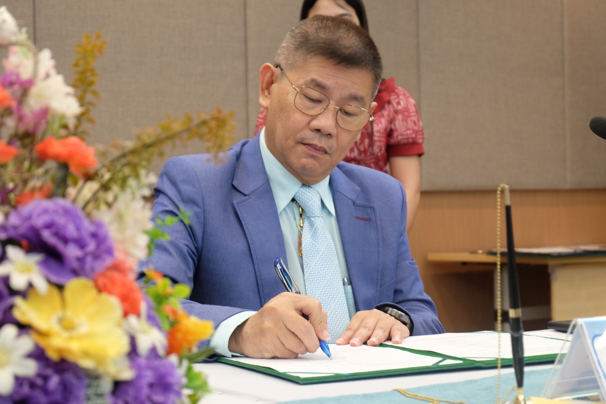 พิธีลงนามในสัญญาทุนการศึกษา ของมูลนิธิชัยพัฒนาประจำปีการศึกษา 2566