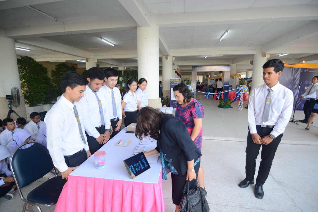 กิจกรรม Life is Learning : ชีวิตคือการเรียนรู้ การนำเสนอผลงานนิสิตสาขาวิชาเทคโนโลยีและสื่อสารการศึกษา (วันที่ 13 พฤศจิกายน 2560)