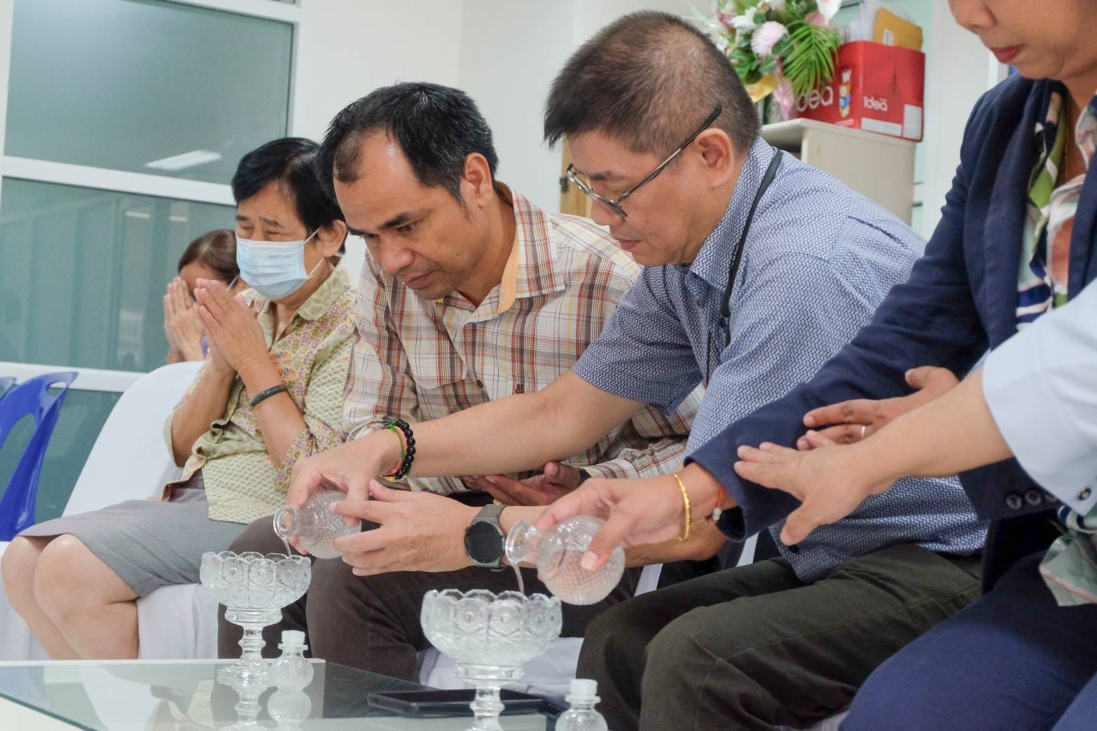 ผู้บริหาร​ คณาจารย์​ บุคลากร​ และนิสิต คณะศึกษา​ศาสตร์​  ร่วมทำบุญ โดยหลักสูตร กศ.บ. สาขาวิชาการศึกษา วิชาเอกการประถมศึกษา แผนสำหรับครู ตชด.