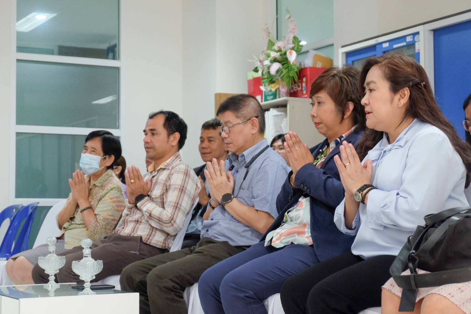 ผู้บริหาร​ คณาจารย์​ บุคลากร​ และนิสิต คณะศึกษา​ศาสตร์​  ร่วมทำบุญ โดยหลักสูตร กศ.บ. สาขาวิชาการศึกษา วิชาเอกการประถมศึกษา แผนสำหรับครู ตชด.
