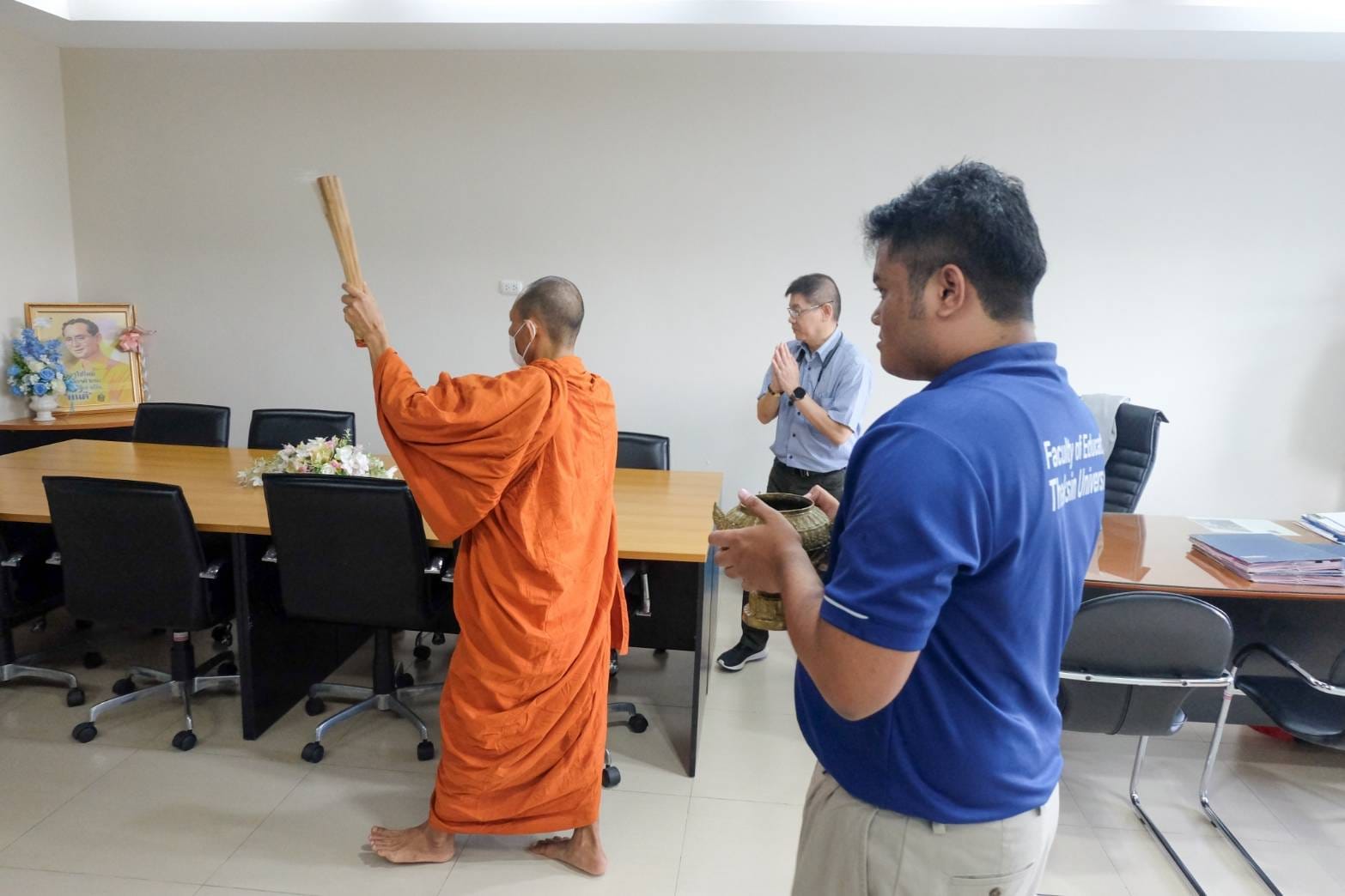ผู้บริหาร​ คณาจารย์​ บุคลากร​ และนิสิต คณะศึกษา​ศาสตร์​  ร่วมทำบุญ โดยหลักสูตร กศ.บ. สาขาวิชาการศึกษา วิชาเอกการประถมศึกษา แผนสำหรับครู ตชด.