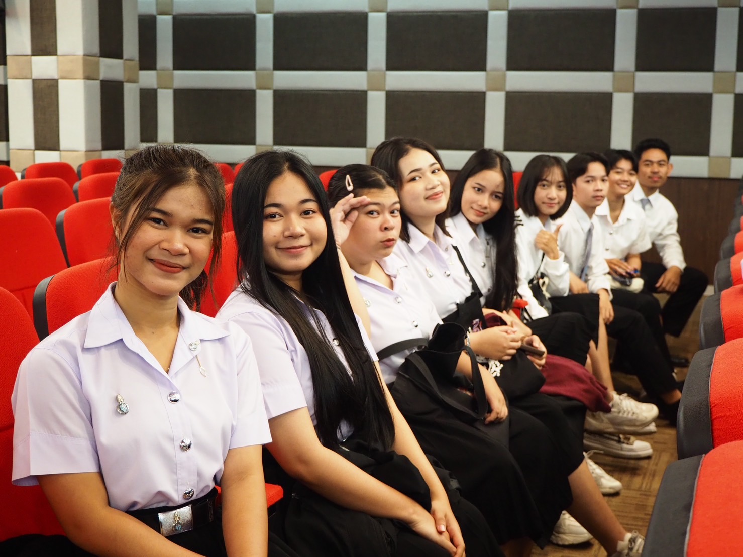 นิทรรศการโครงการความร่วมมือ การแสดงผลงานศิลปะของนิสิตศิลปศึกษา ปีการศึกษา 2566